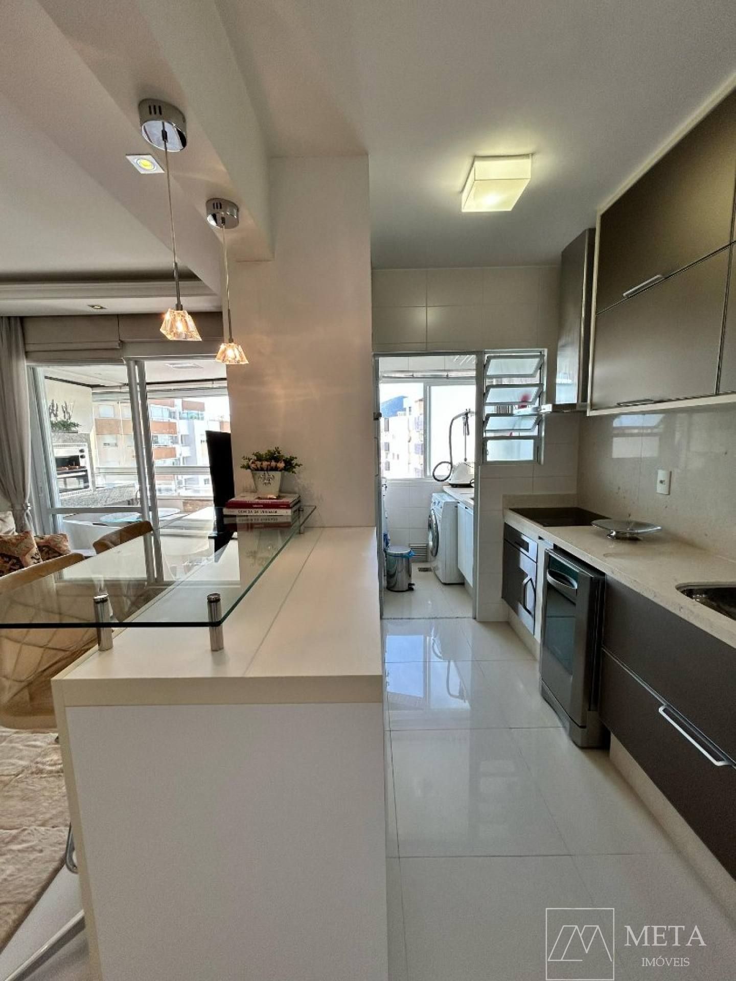 Apartamento mobiliado em Florianópolis!