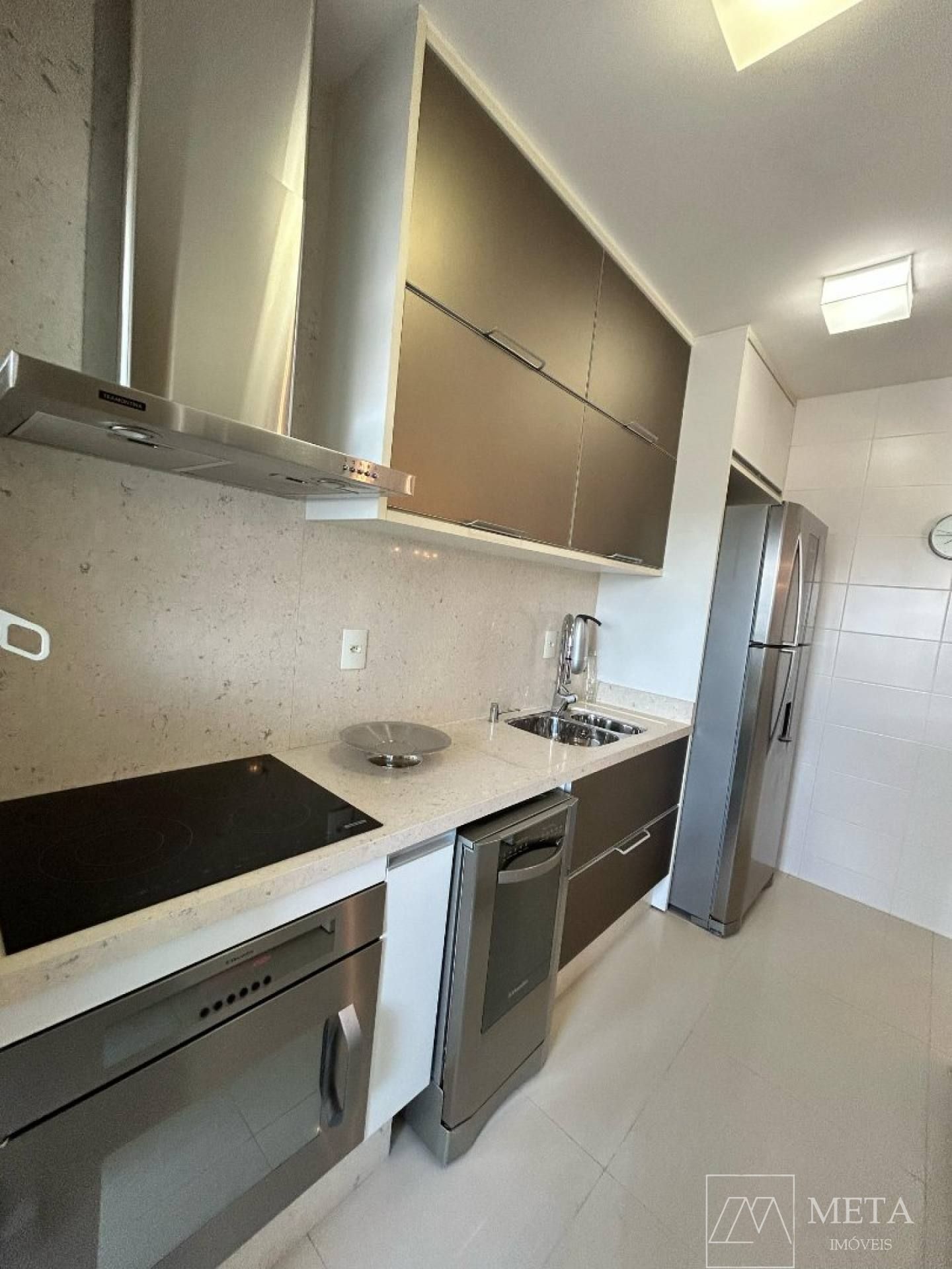 Apartamento mobiliado em Florianópolis!