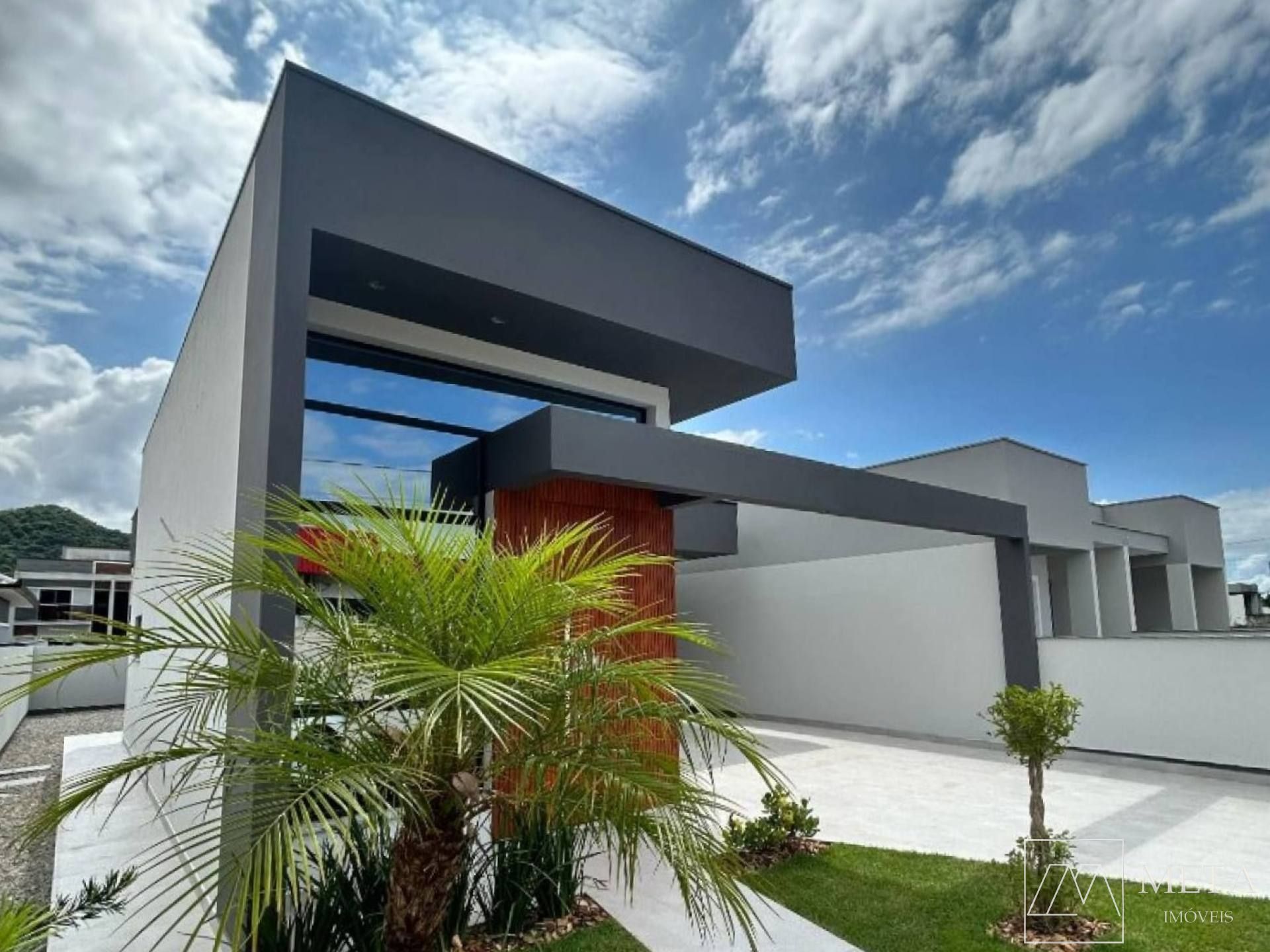 Casa de 2 dormitórios (1 Suíte) em Forquilhas - São José/SC