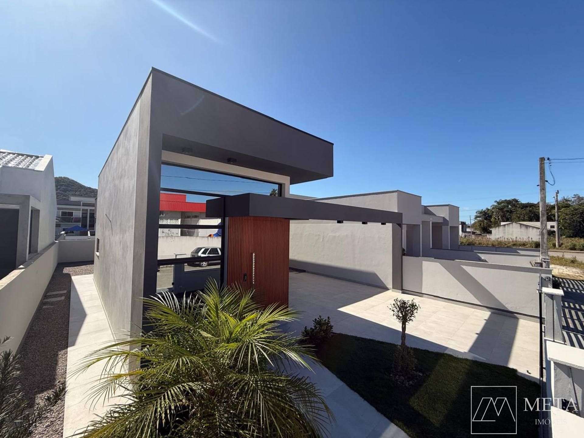 Casa com 2 dormitórios (1 Suíte) em Forquilhas - São José/SC