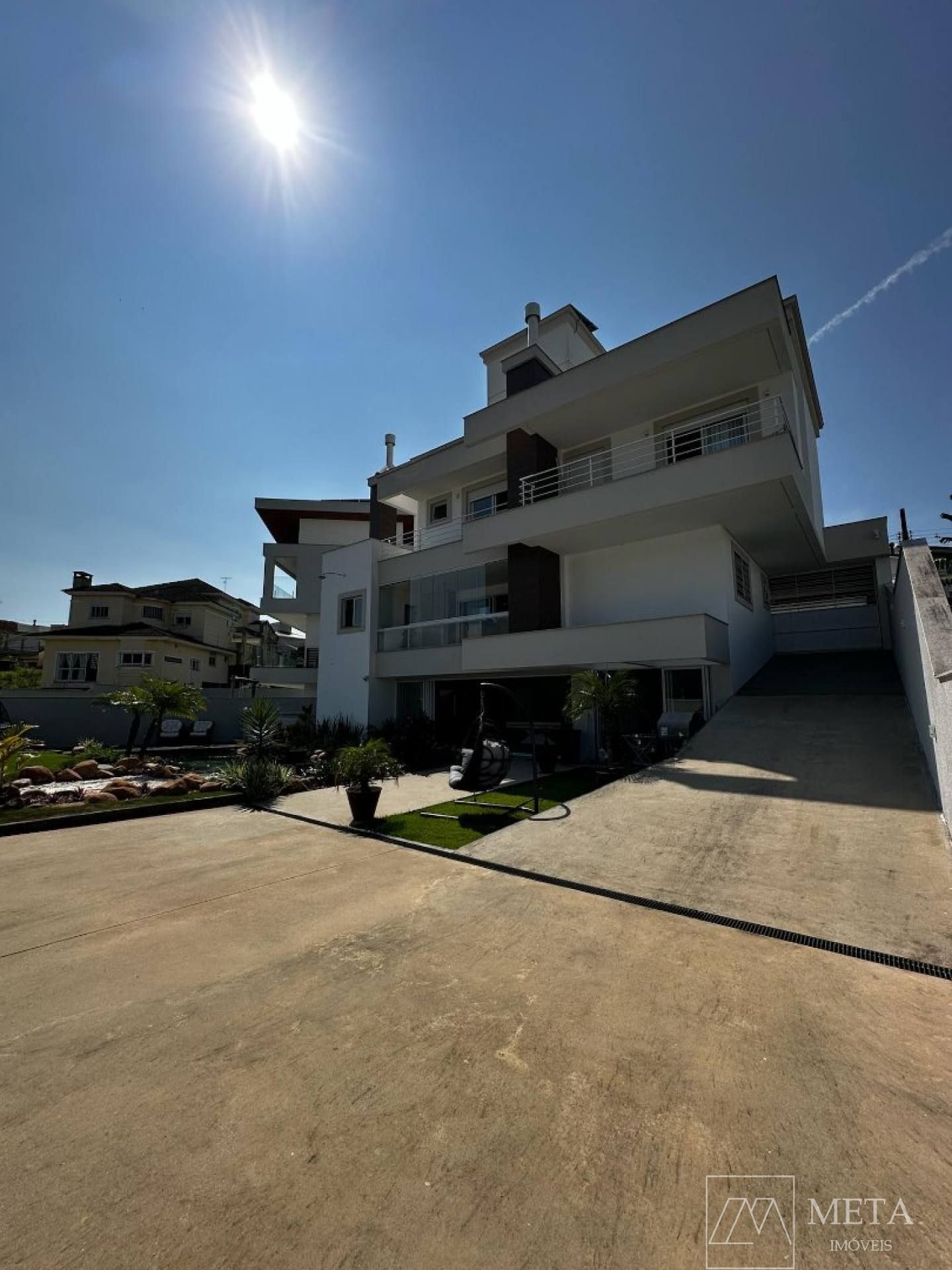 Casa mobiliada no bairro Pedra Branca em Palhoça!