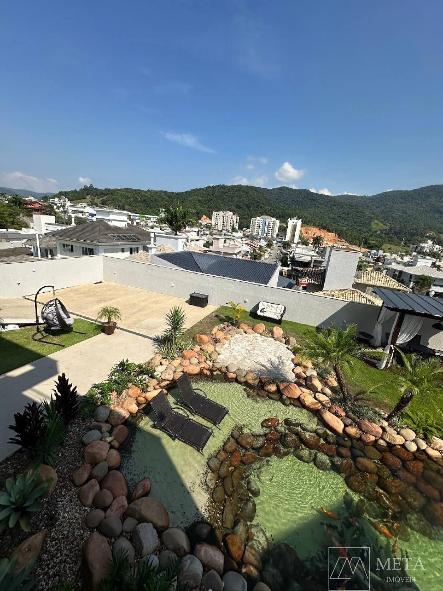 Casa mobiliada no bairro Pedra Branca em Palhoça!