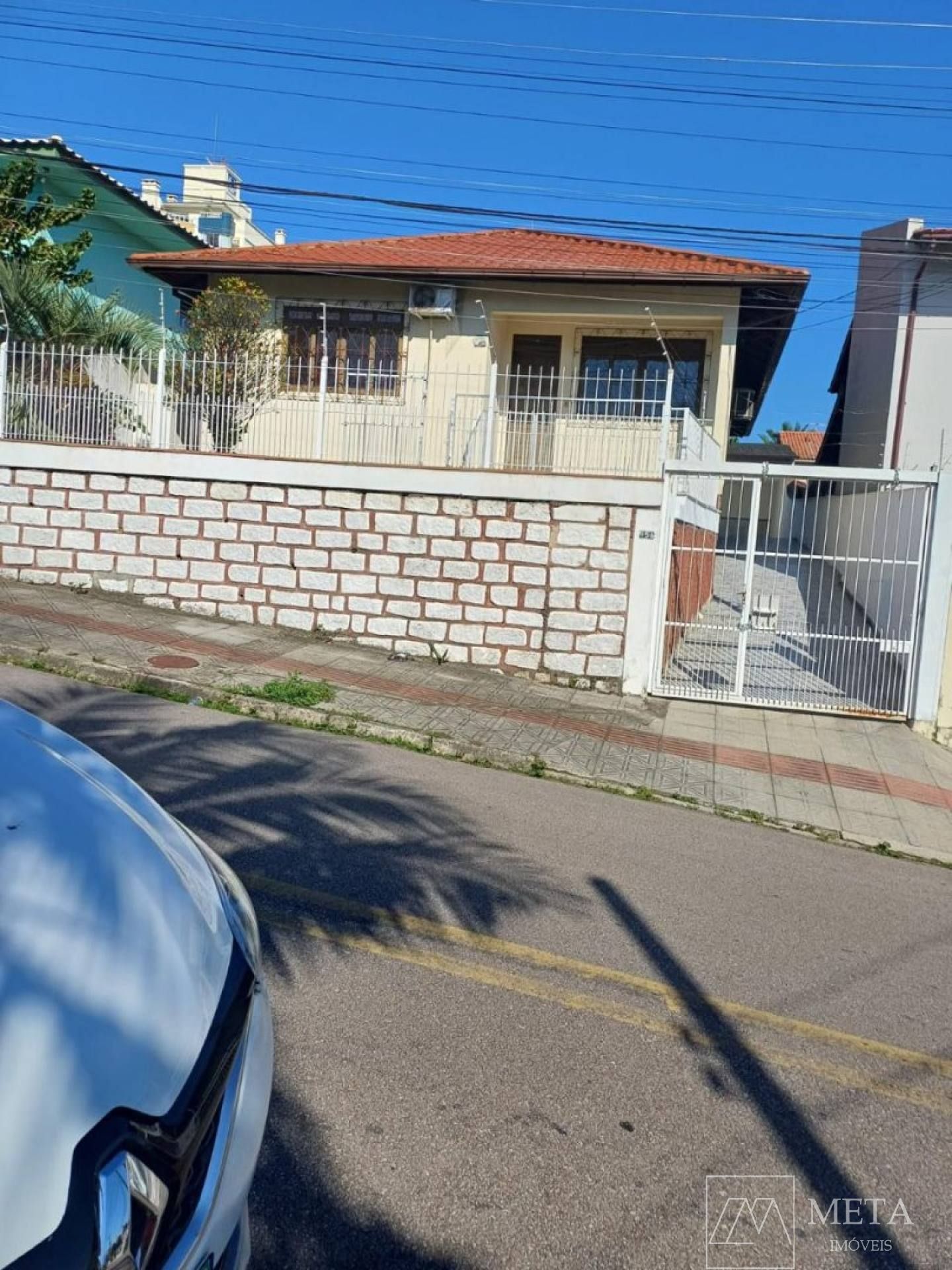 Casa de 3 dormitórios (1 suíte) no Abraão - Florianópolis/SC