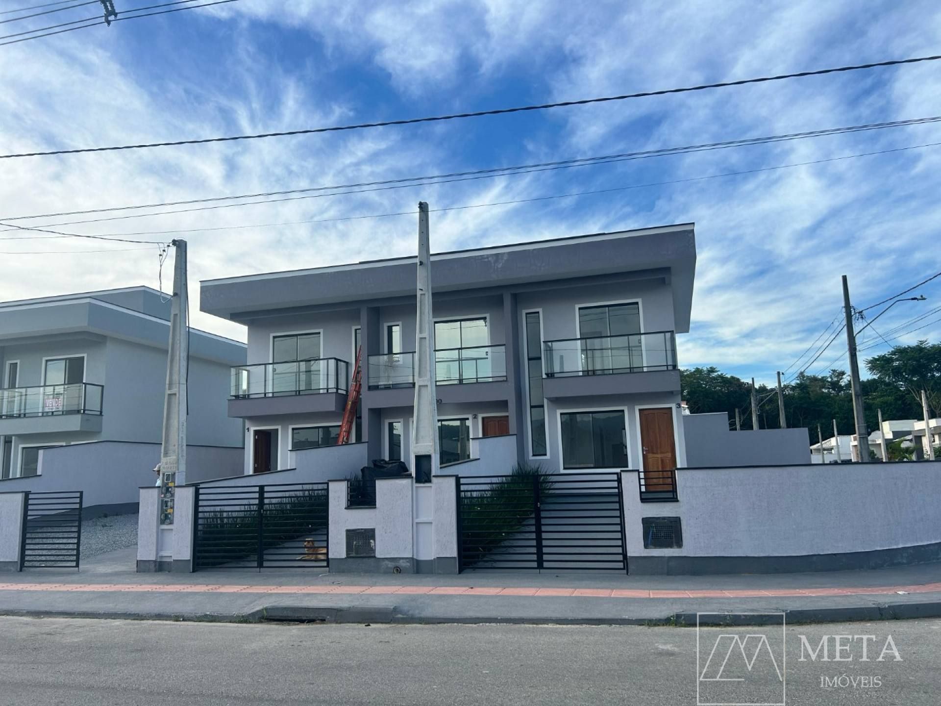 Sobrado Para Vender com 2 quartos no bairro Bela Vista em Palhoça