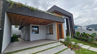Casa de 3 dormitórios em Bela Vista - Palhoça/SC