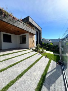 Casa de 3 dormitórios em Bela Vista - Palhoça/SC