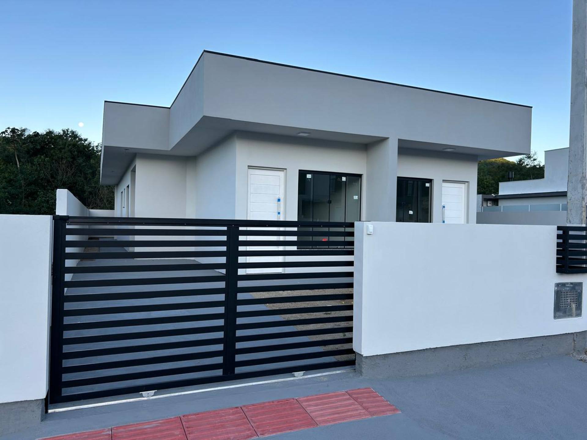 Casa de 3 dormitórios (1 suíte) em Forquilhas - São José/SC