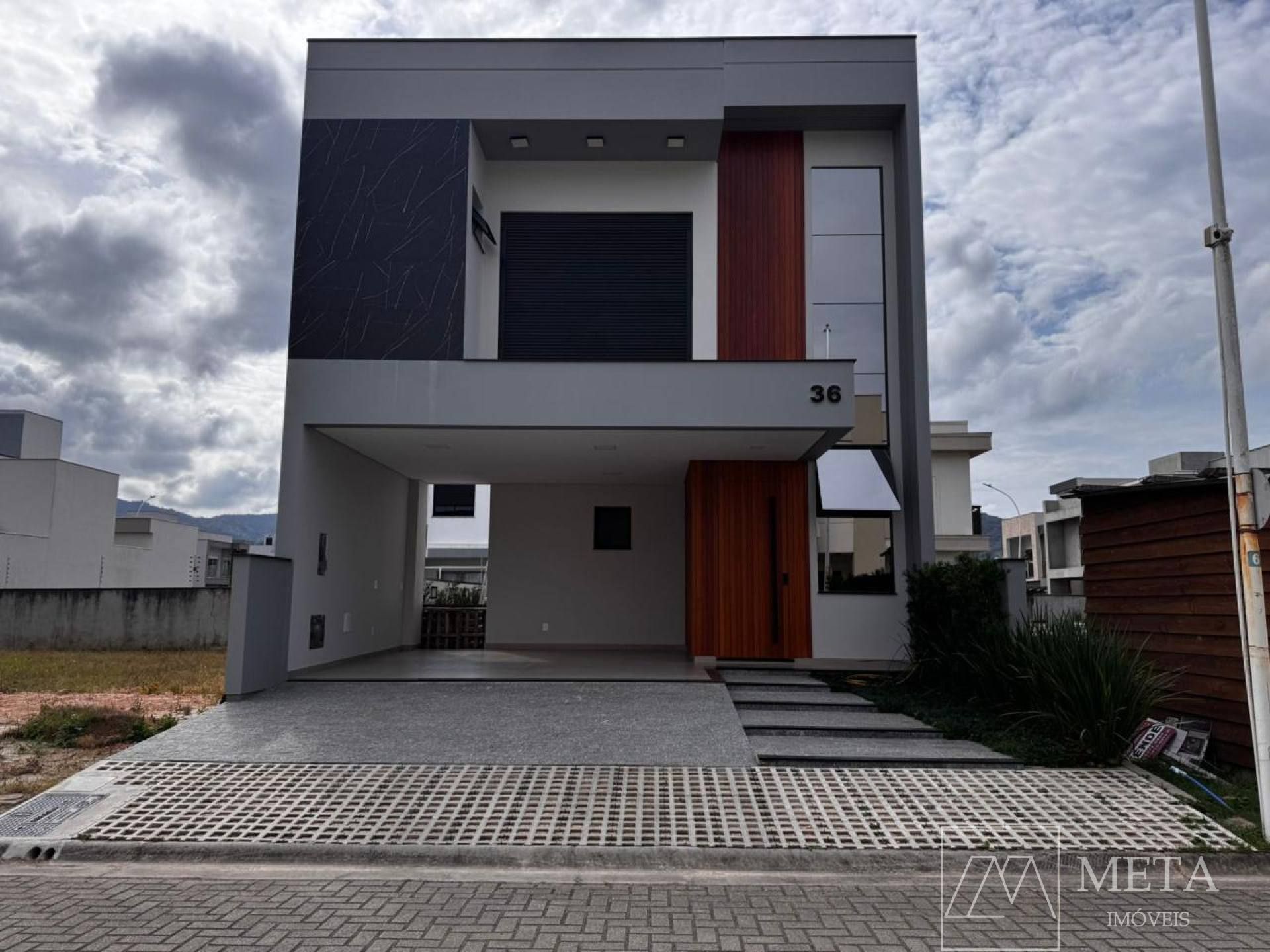 Casa de 3 dormitórios à Venda em Condomínio Fechado – Bairro Delta Ville, Biguaçu/SC