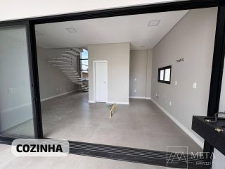 Casa de 3 dormitórios à Venda em Condomínio Fechado – Bairro Delta Ville, Biguaçu/SC