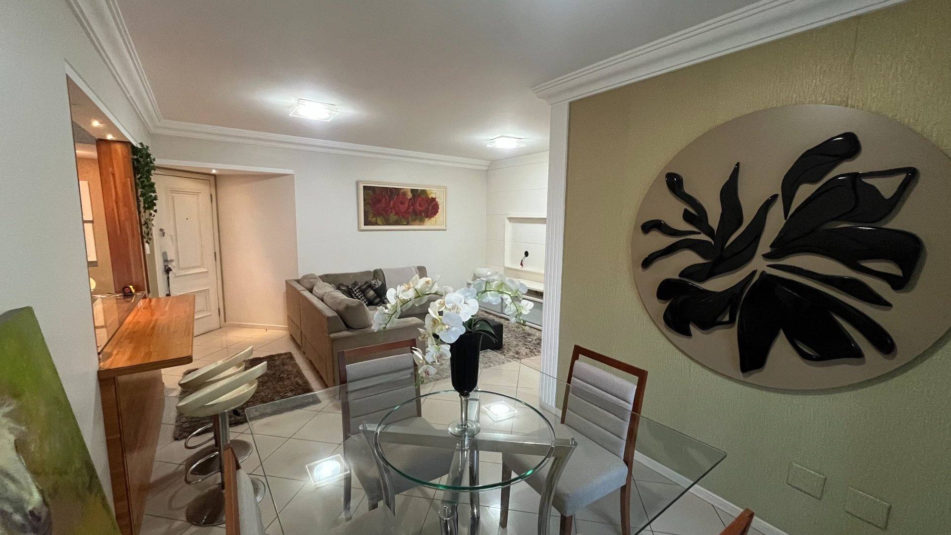 Apartamento com 3 dormitórios (2 suiets) + Lavabo em Campinas - São José /SC