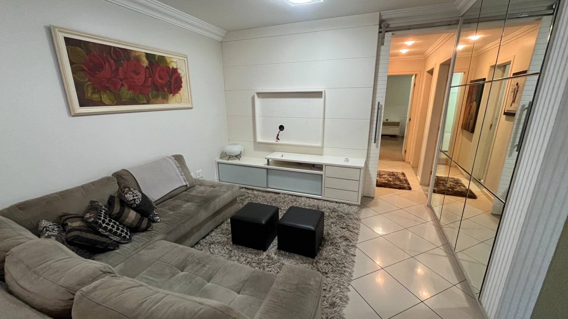 Apartamento com 3 dormitórios (2 suiets) + Lavabo em Campinas - São José /SC