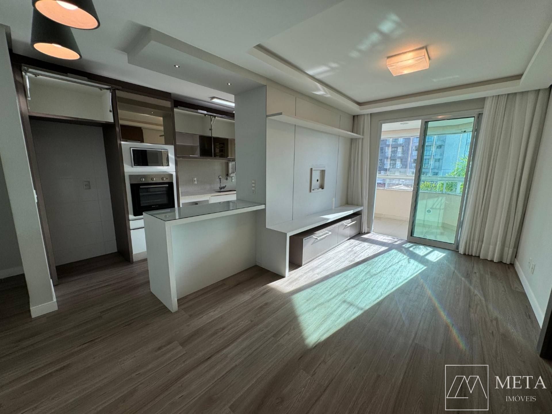 Apartamento de 3 dormitórios (1 suíte) em Barreiros - São José/SC