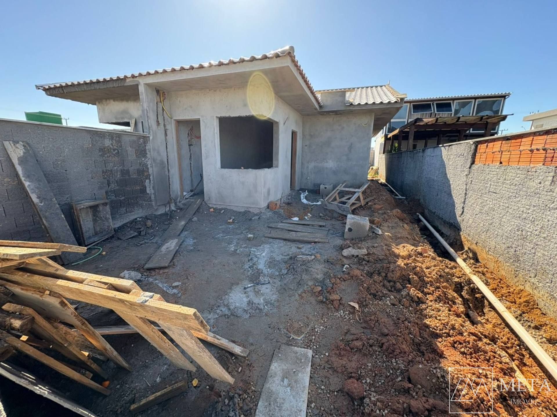 Sobrado de 2 dormitórios (1 suíte) na Guarda do Cubatão - Palhoça/SC