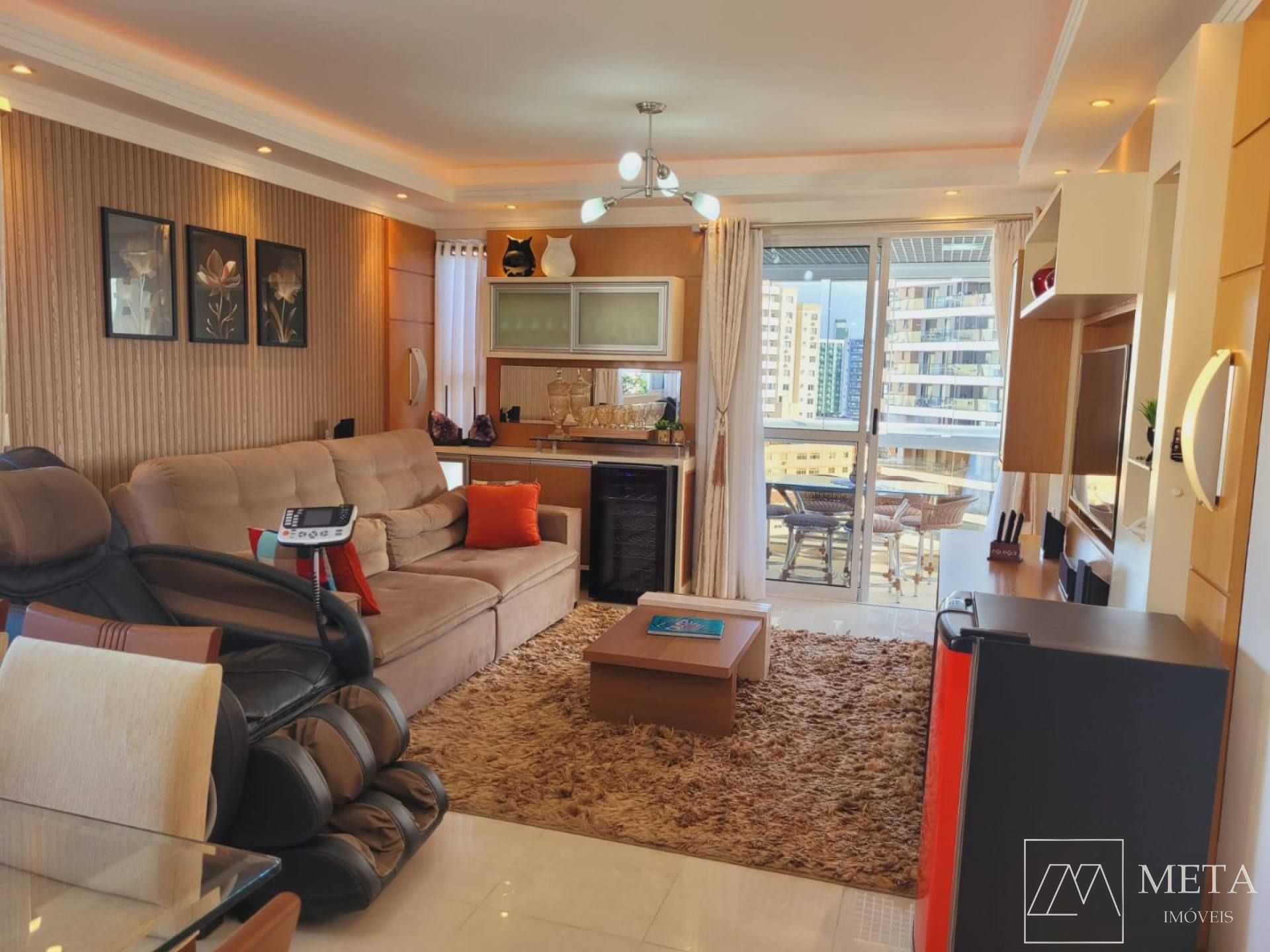 Apartamento de 4 dormitórios (1 suítes) + LAVABO no Kobrasol - São José/SC