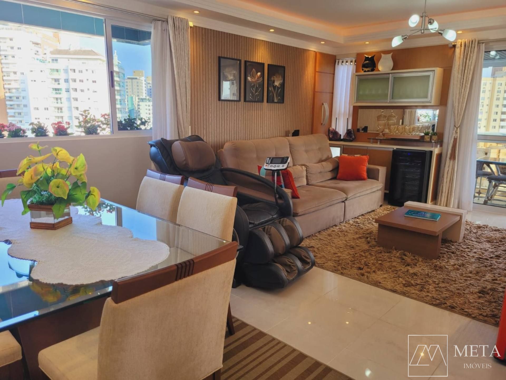Apartamento de 4 dormitórios (1 suítes) + LAVABO no Kobrasol - São José/SC