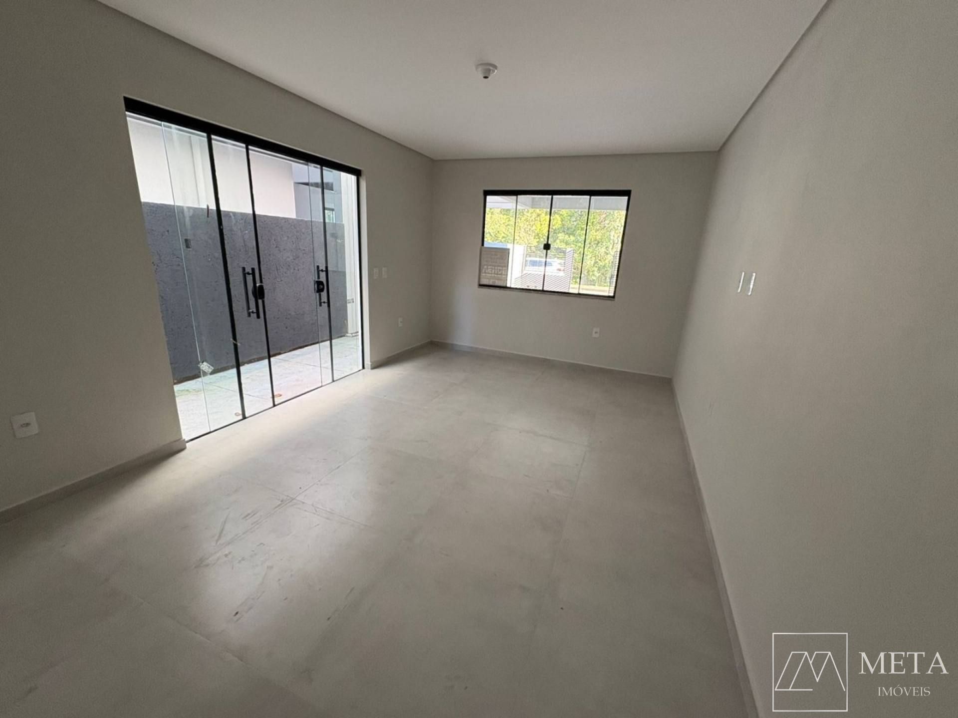 Sobrado com 3 suítes em Potecas — São José/SC