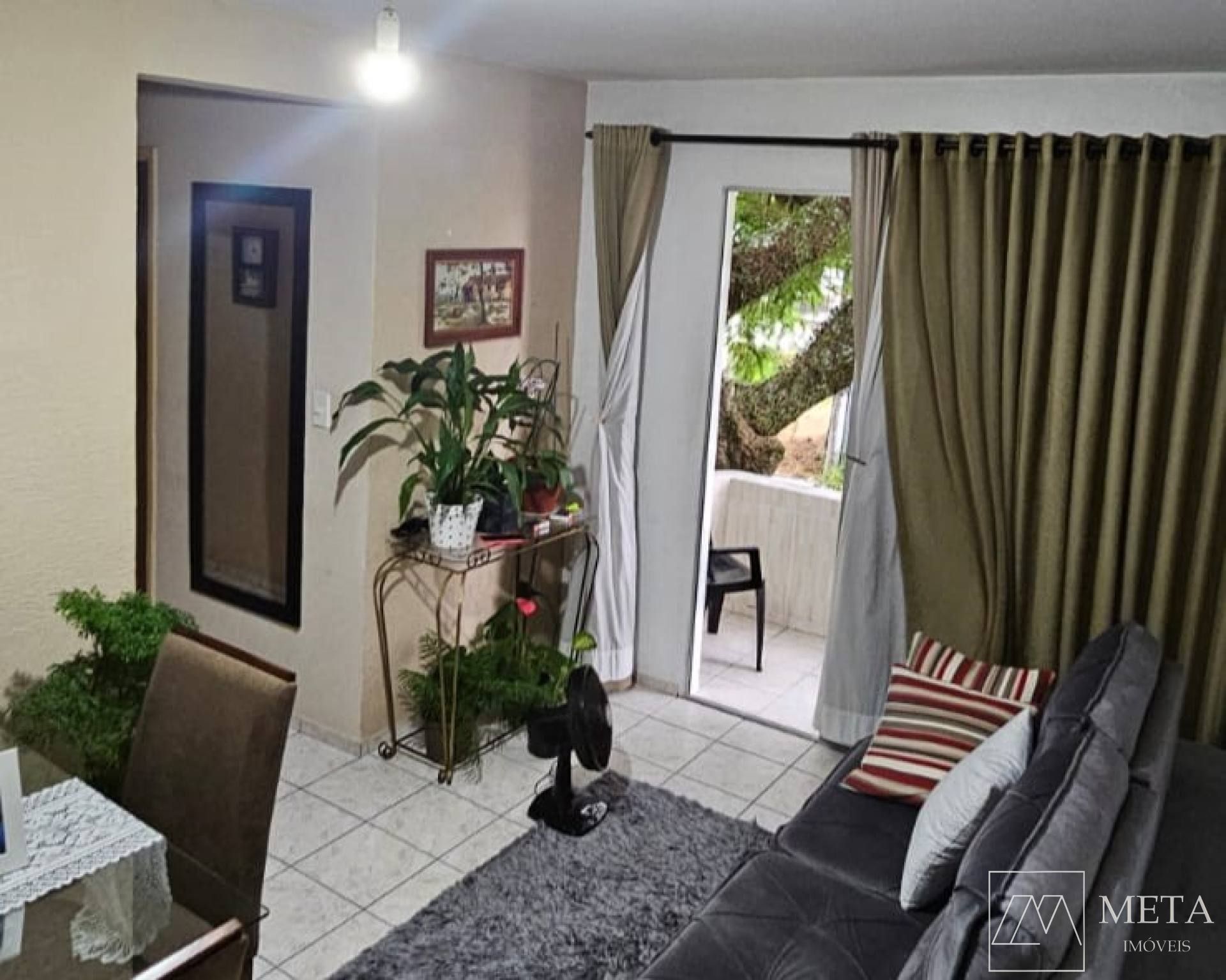 Apartamento de 2 dormitórios na Ponta de Baixo - São José/SC