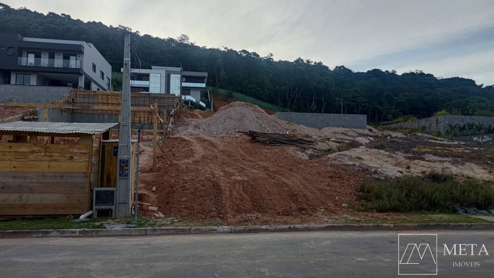 Terreno em condomínio de 350 m² em Forquilhas - São José/SC