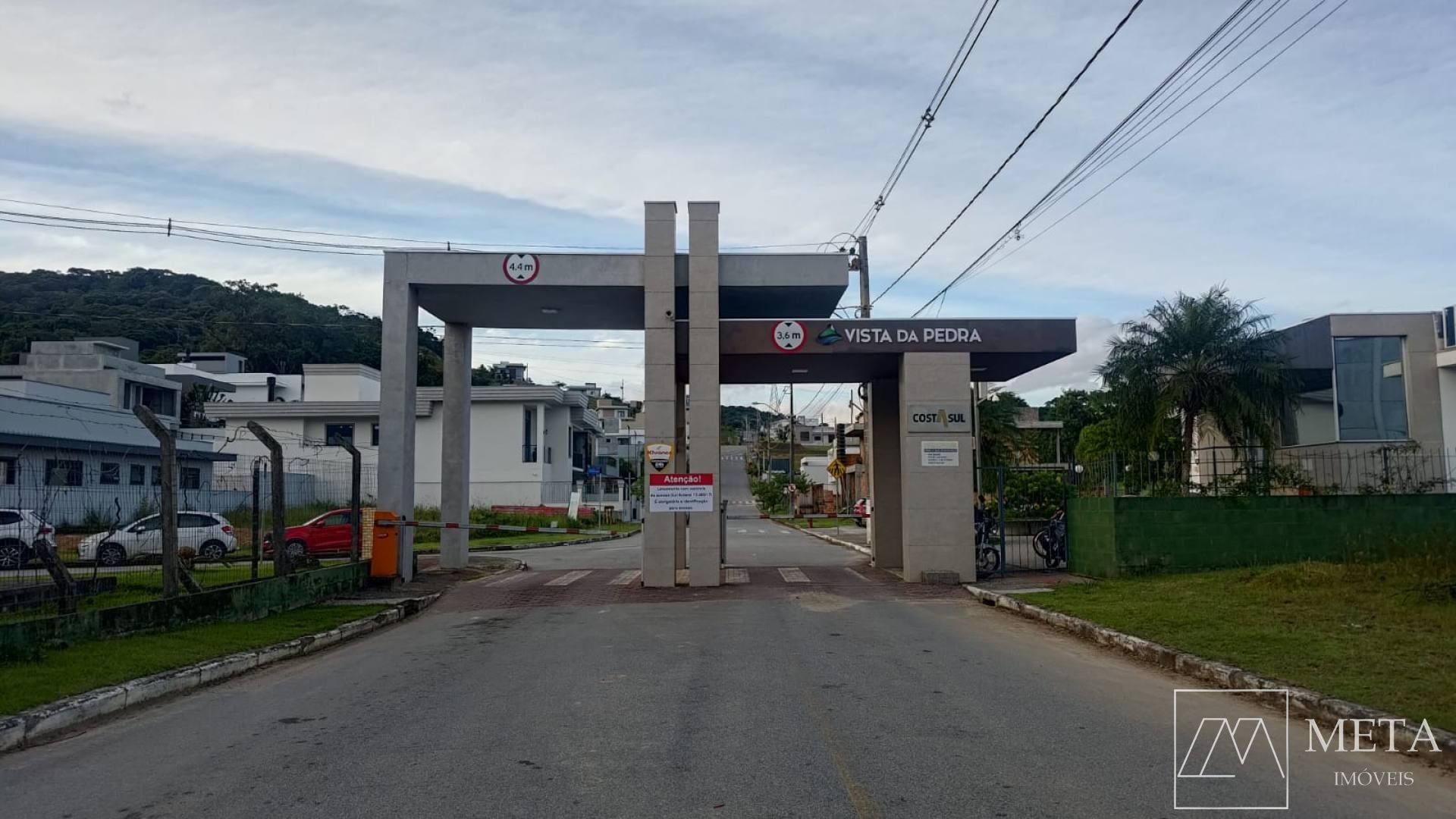 Terreno em condomínio de 350 m² em Forquilhas - São José/SC