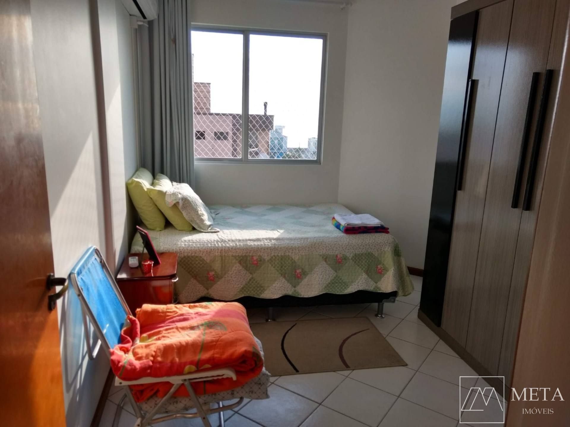 Apartamento de 1 dormitório em Barreiros - São José/SC