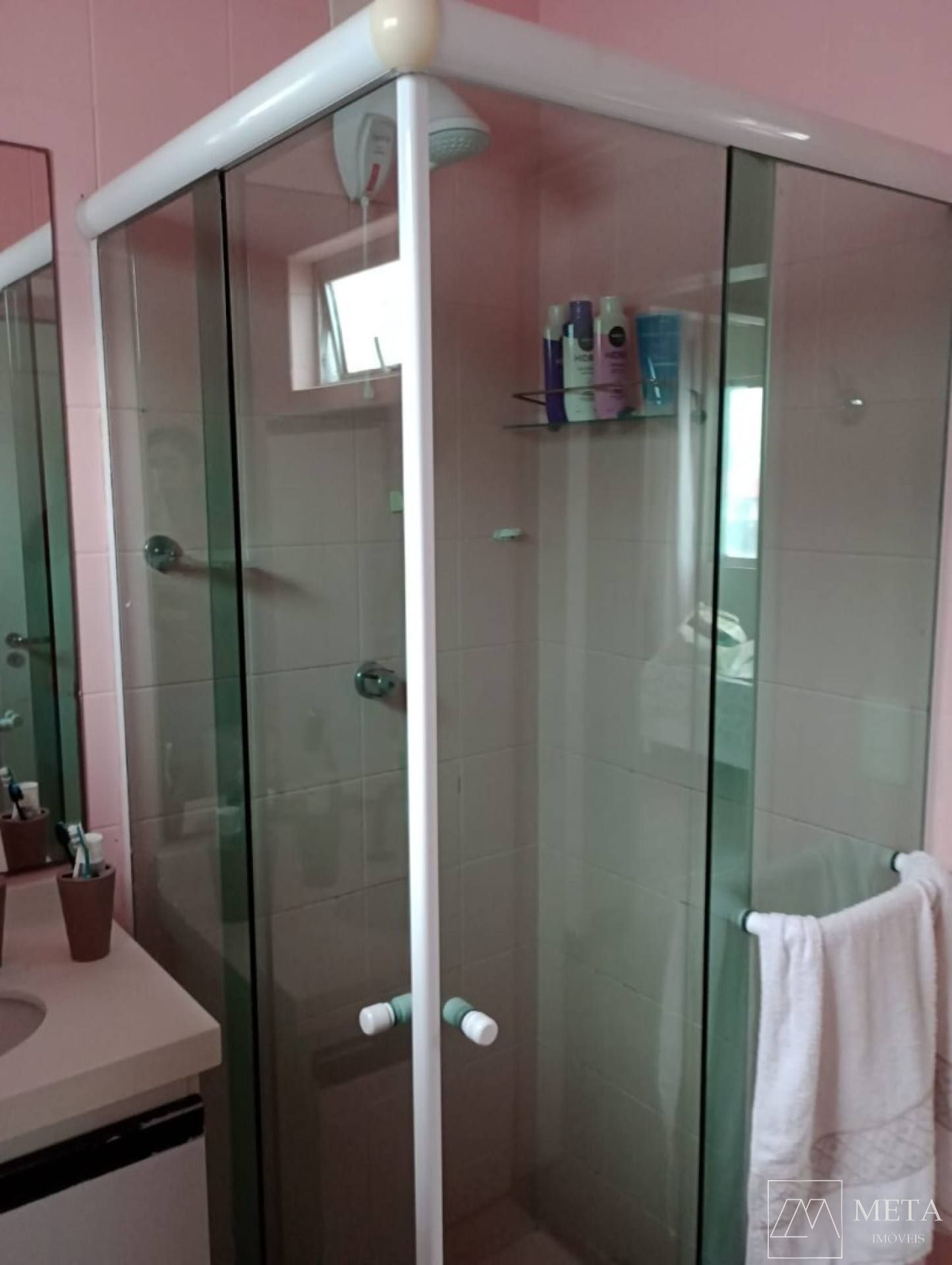Apartamento de 3 dormitórios em Areias - São Jose/SC