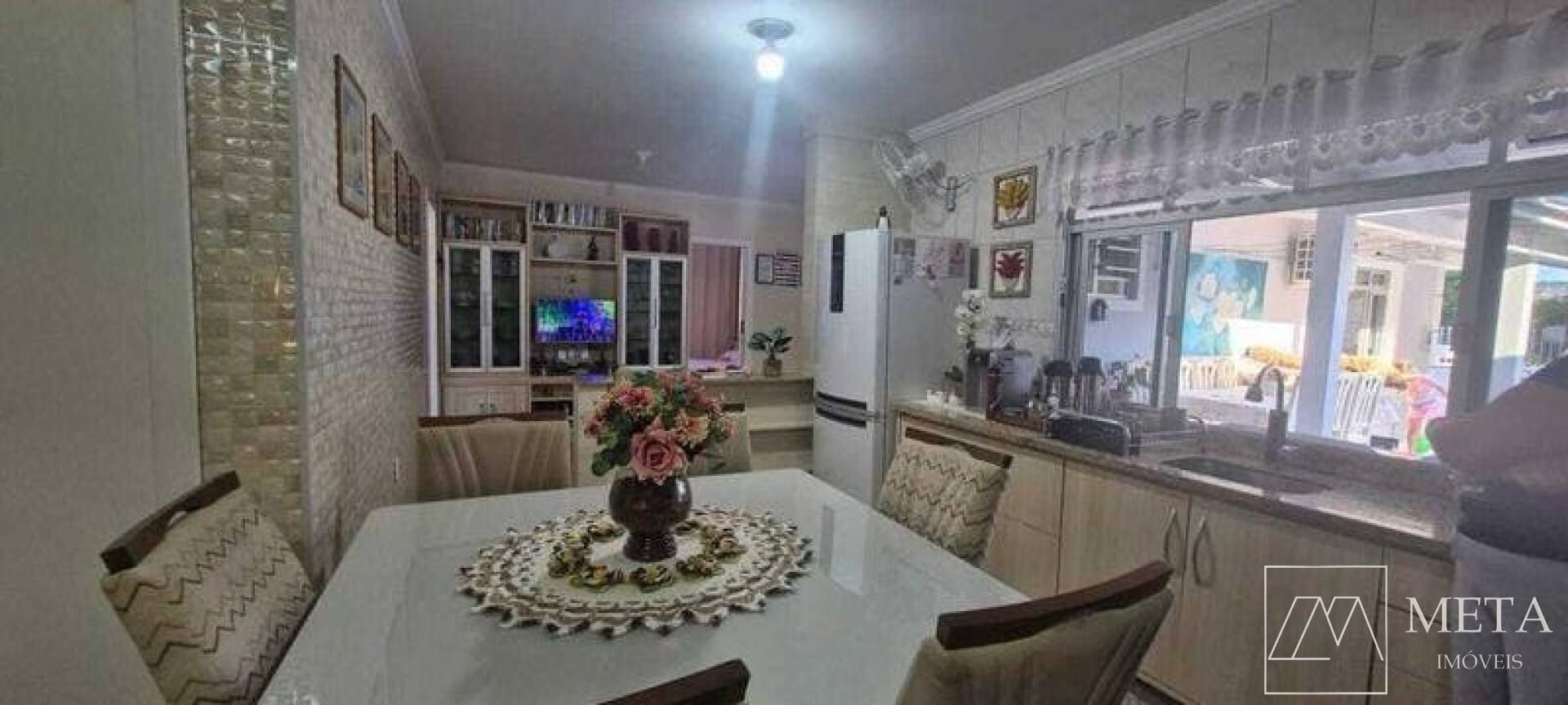 Casa com 4 dormitórios em Forquilhinhas - São José/SC