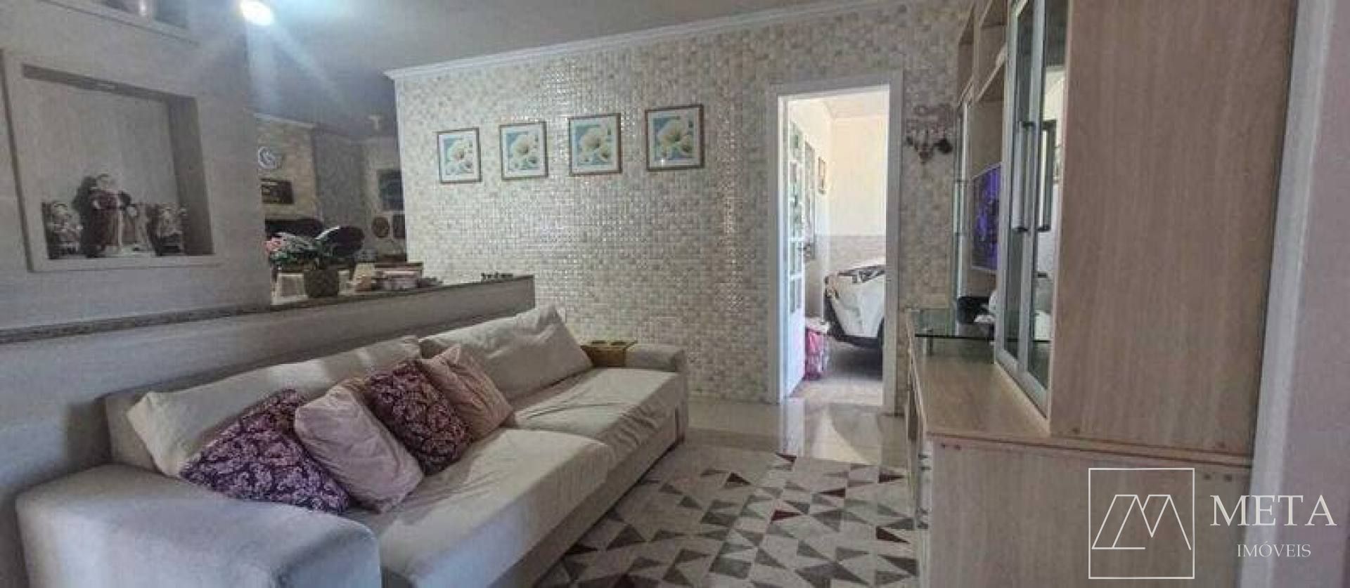 Casa com 4 dormitórios em Forquilhinhas - São José/SC