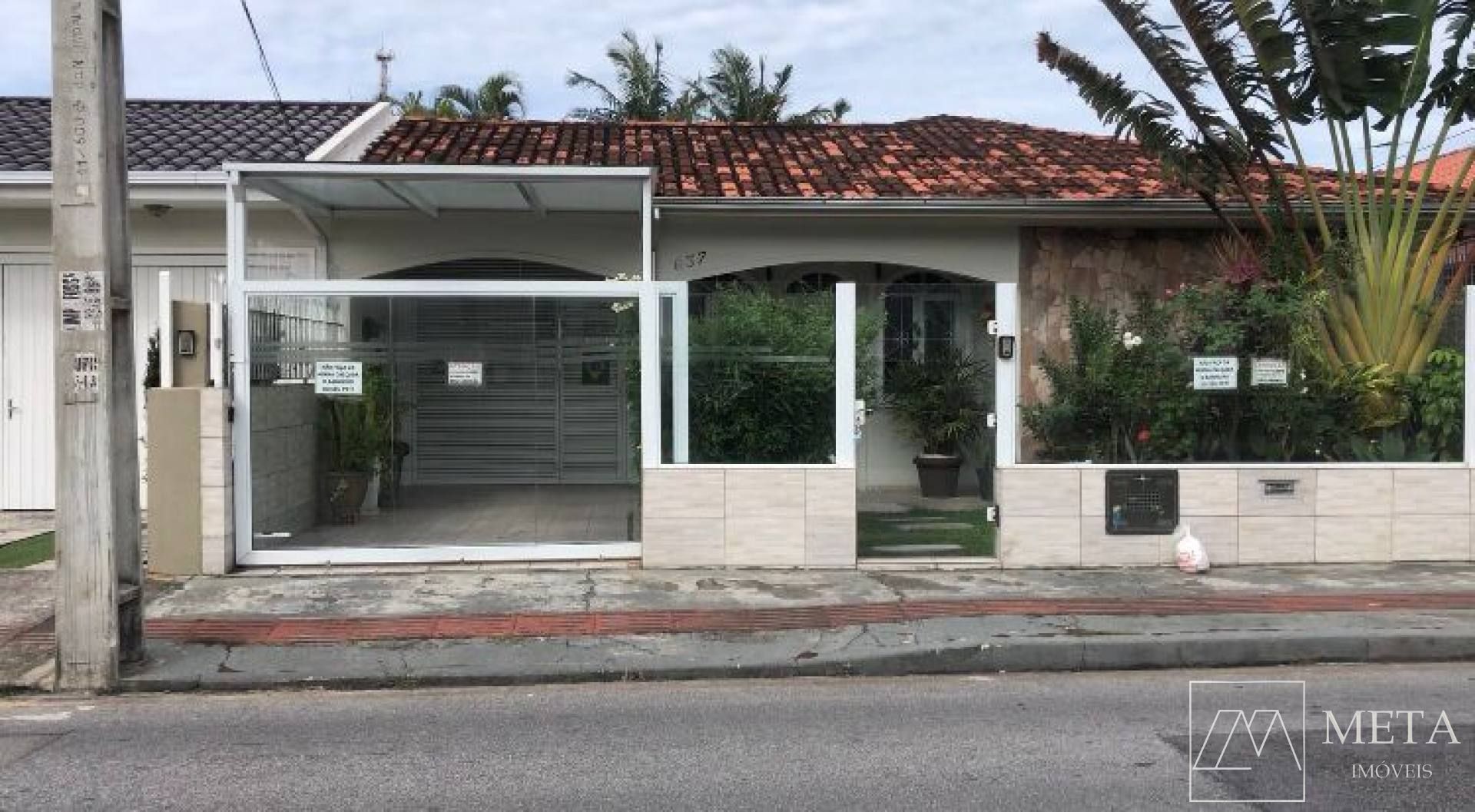 Casa com 8 dormitórios para Kitnet em Jardim Cidade de Florianópolis - São José/SC