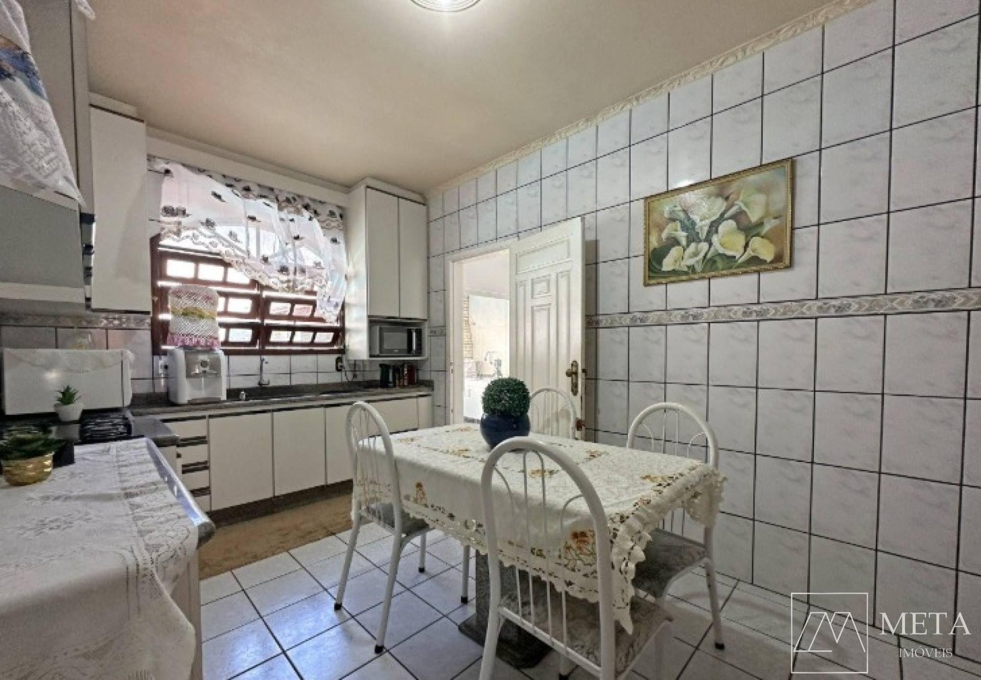 Casa de 3 dormitórios (1 suíte) em Picadas do Sul - São José/SC