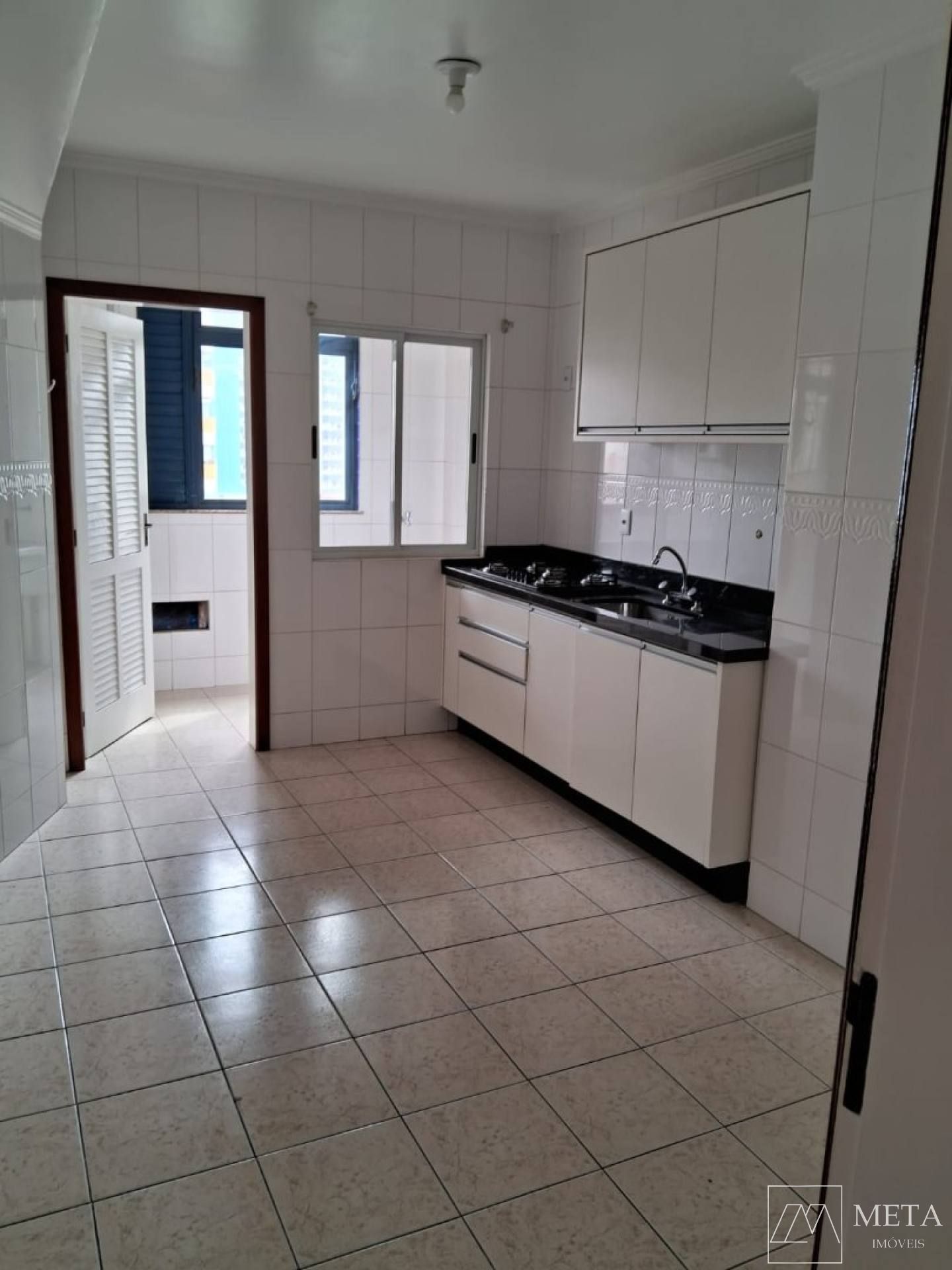 Apartamento de 3 dormitórios (1 suíte) em Campinas - São José/SC