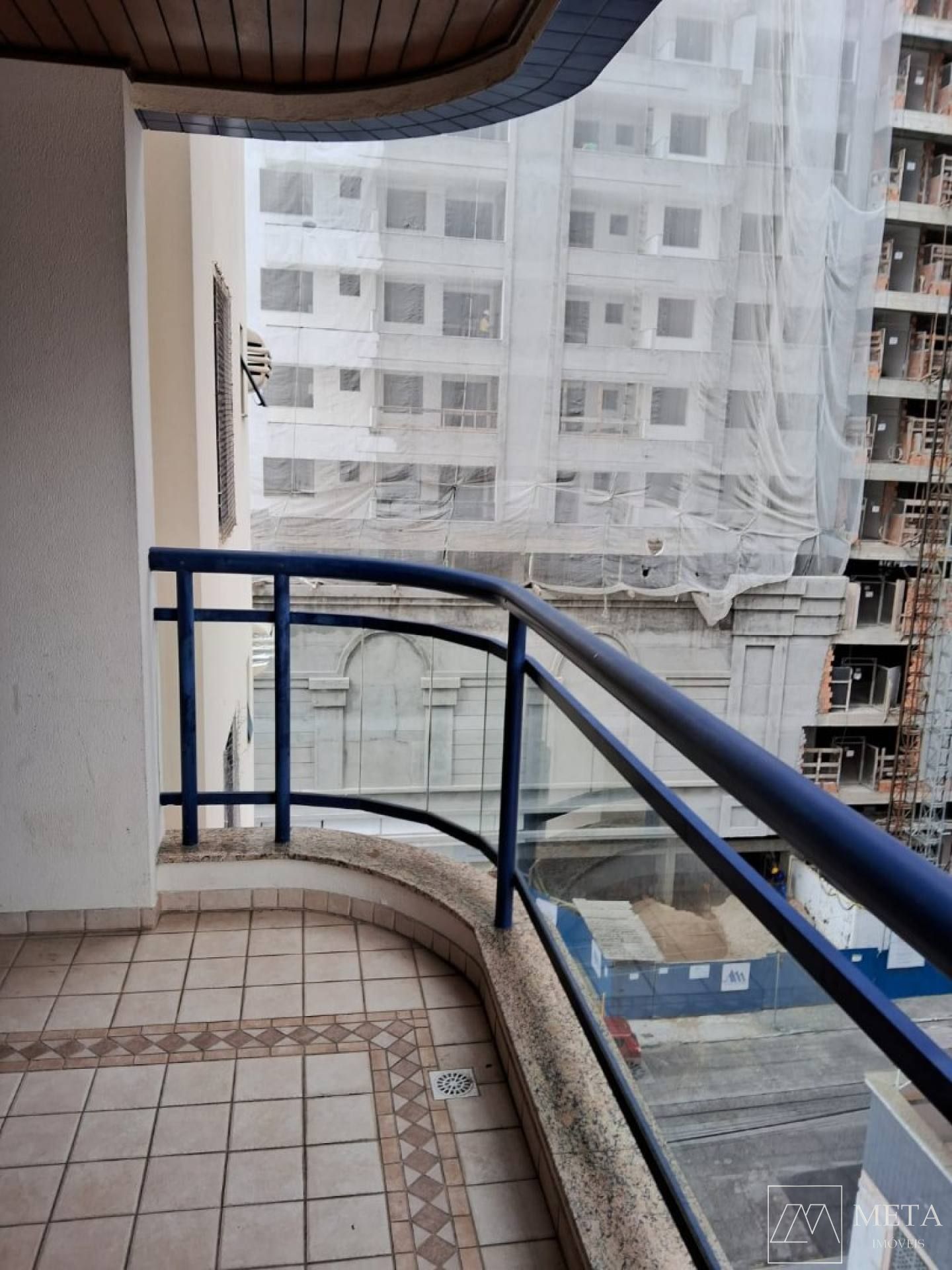 Apartamento de 3 dormitórios (1 suíte) em Campinas - São José/SC
