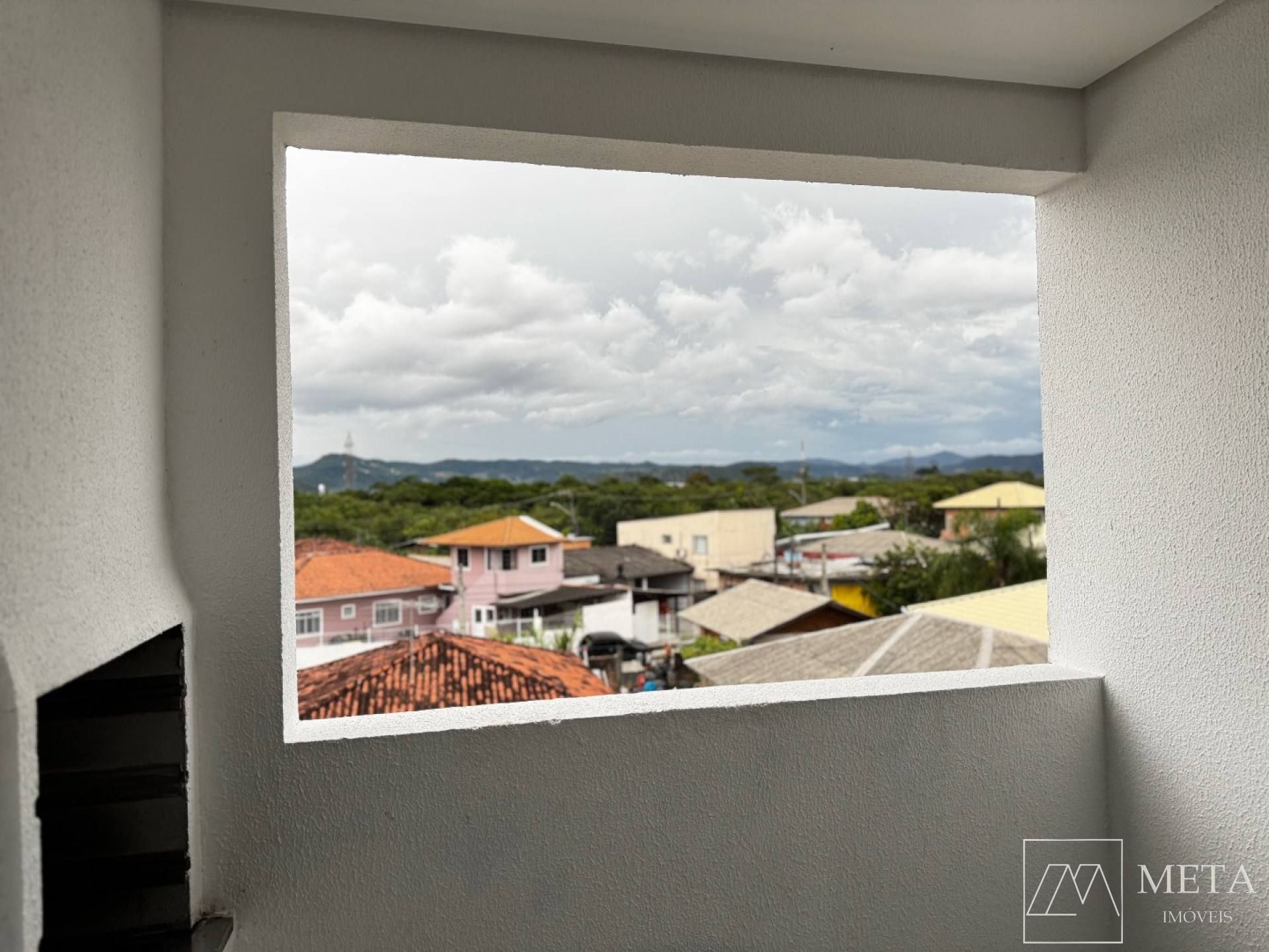 Apartamento reformado de 2 dormitórios no Aririú, Palhoça / SC