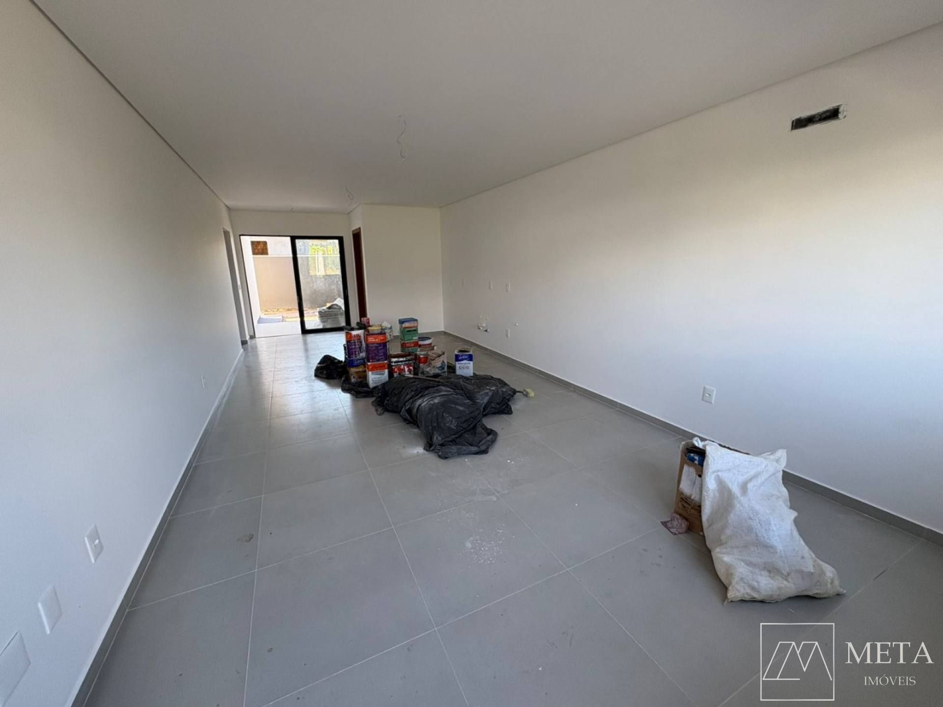 Casa de 3 dormitórios (1 suíte) em Forquilhas - São José/SC