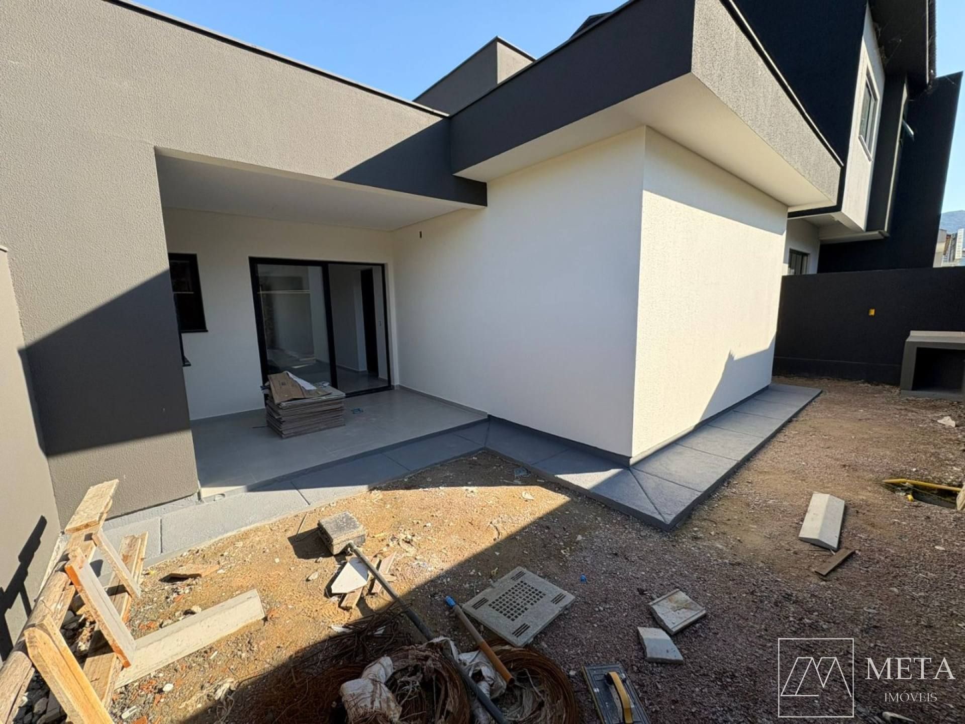 Casa de 3 dormitórios (1 suíte) em Forquilhas - São José/SC