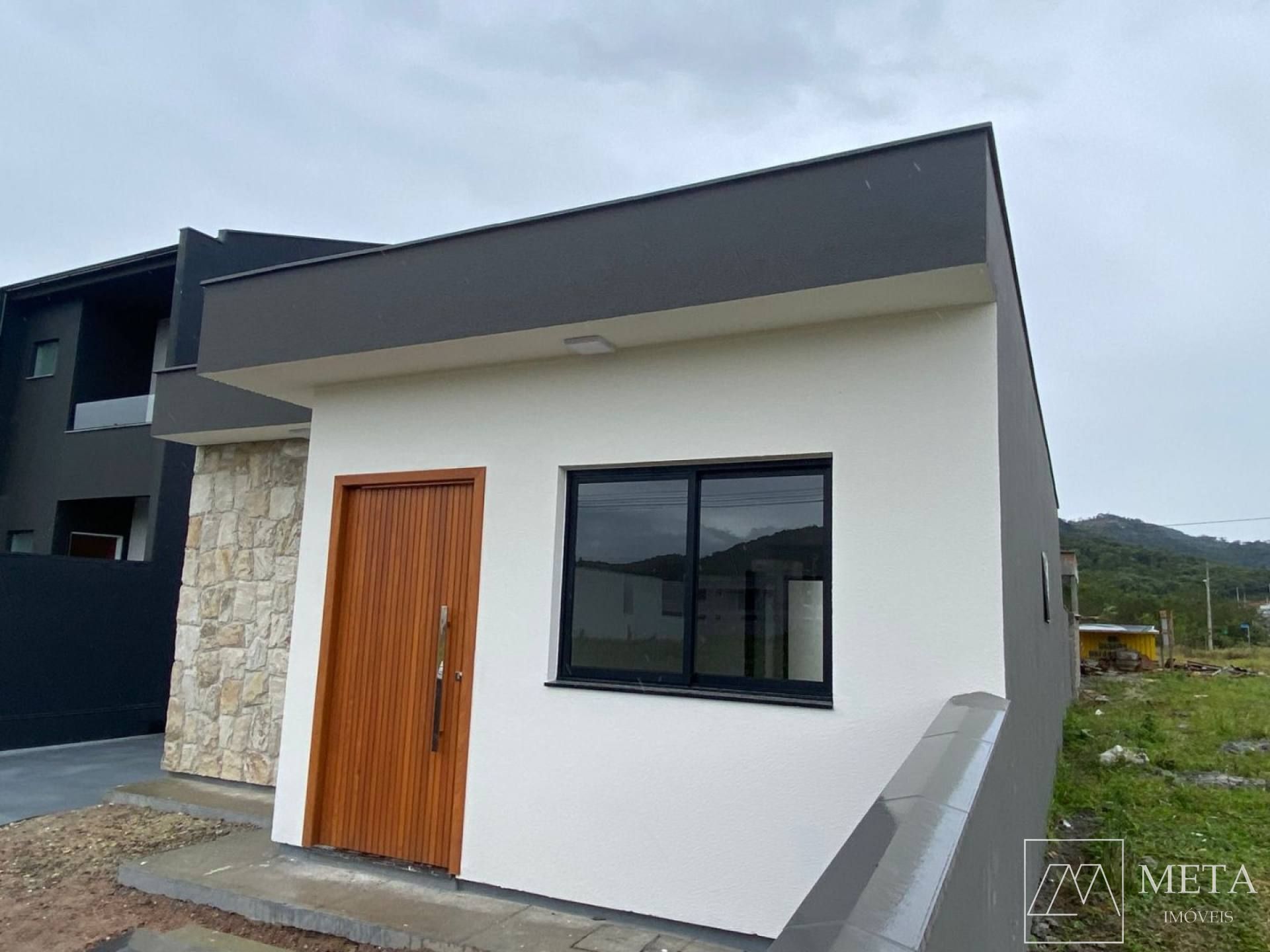 Casa de 3 dormitórios (1 suíte) em Forquilhas - São José/SC