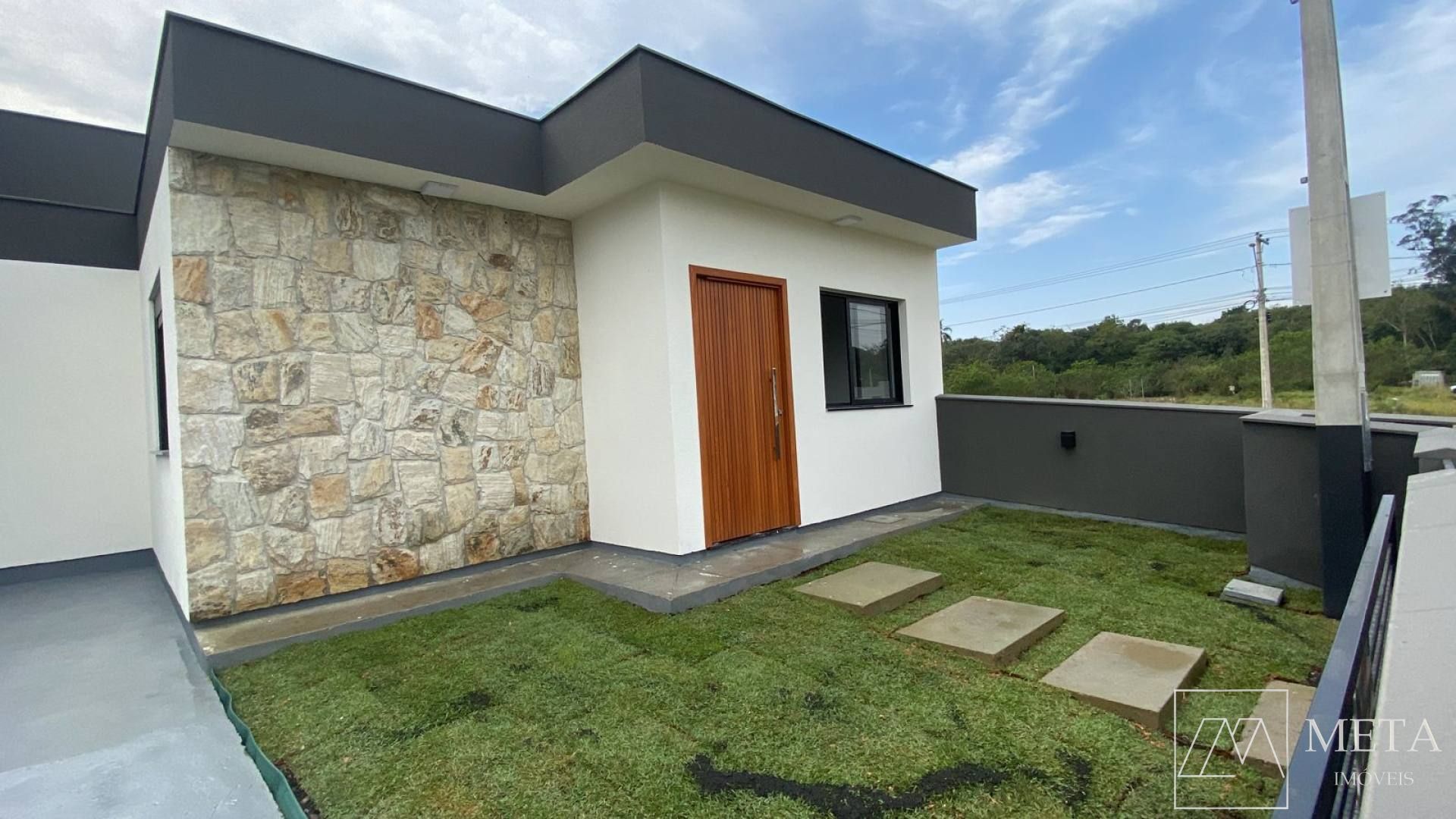 Casa de 3 dormitórios (1 suíte) em Forquilhas - São José/SC