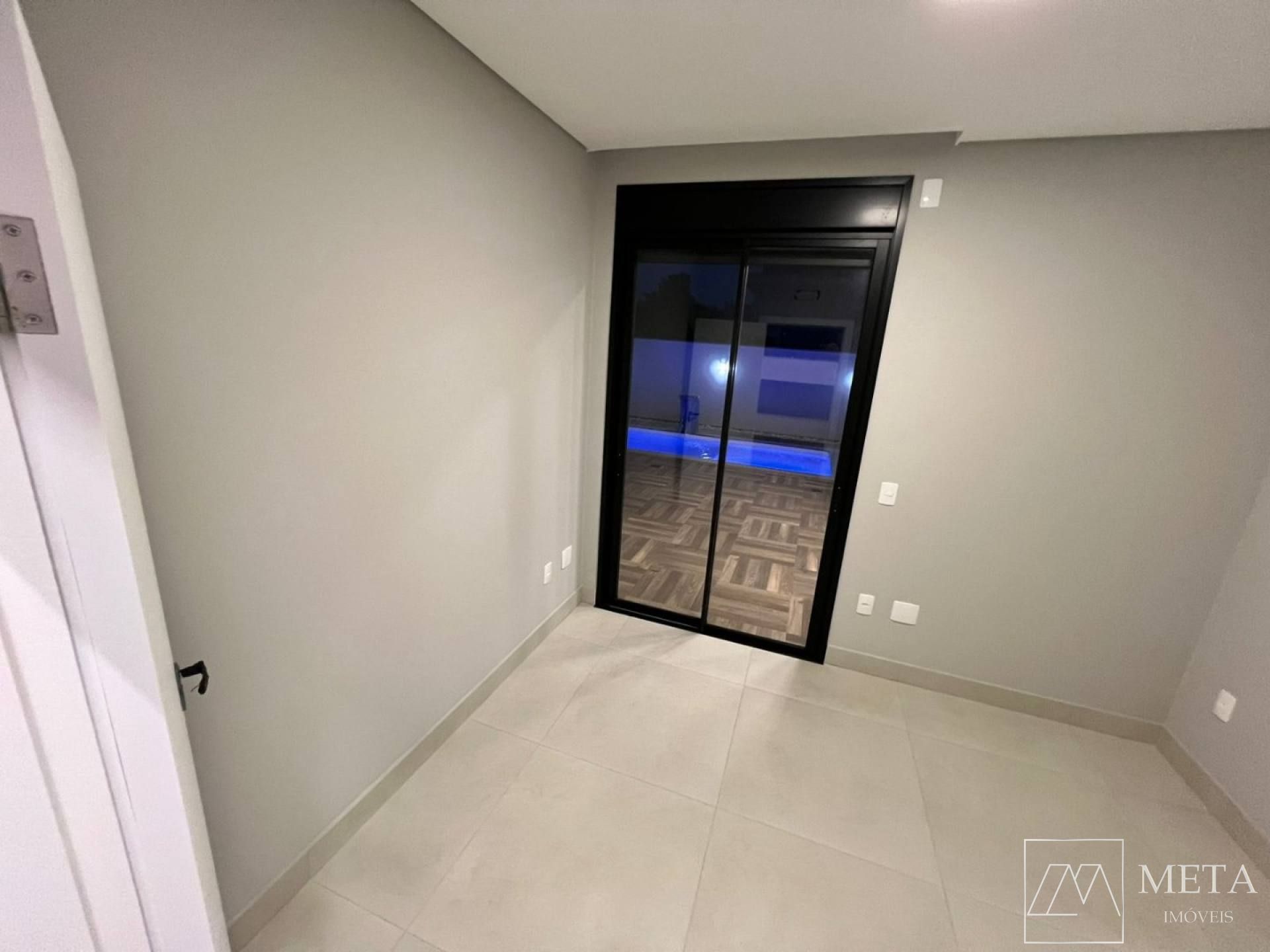 Casa de alto padrão com 3 dormitórios (1 suíte) na Pedra Branca - Palhoça/SC