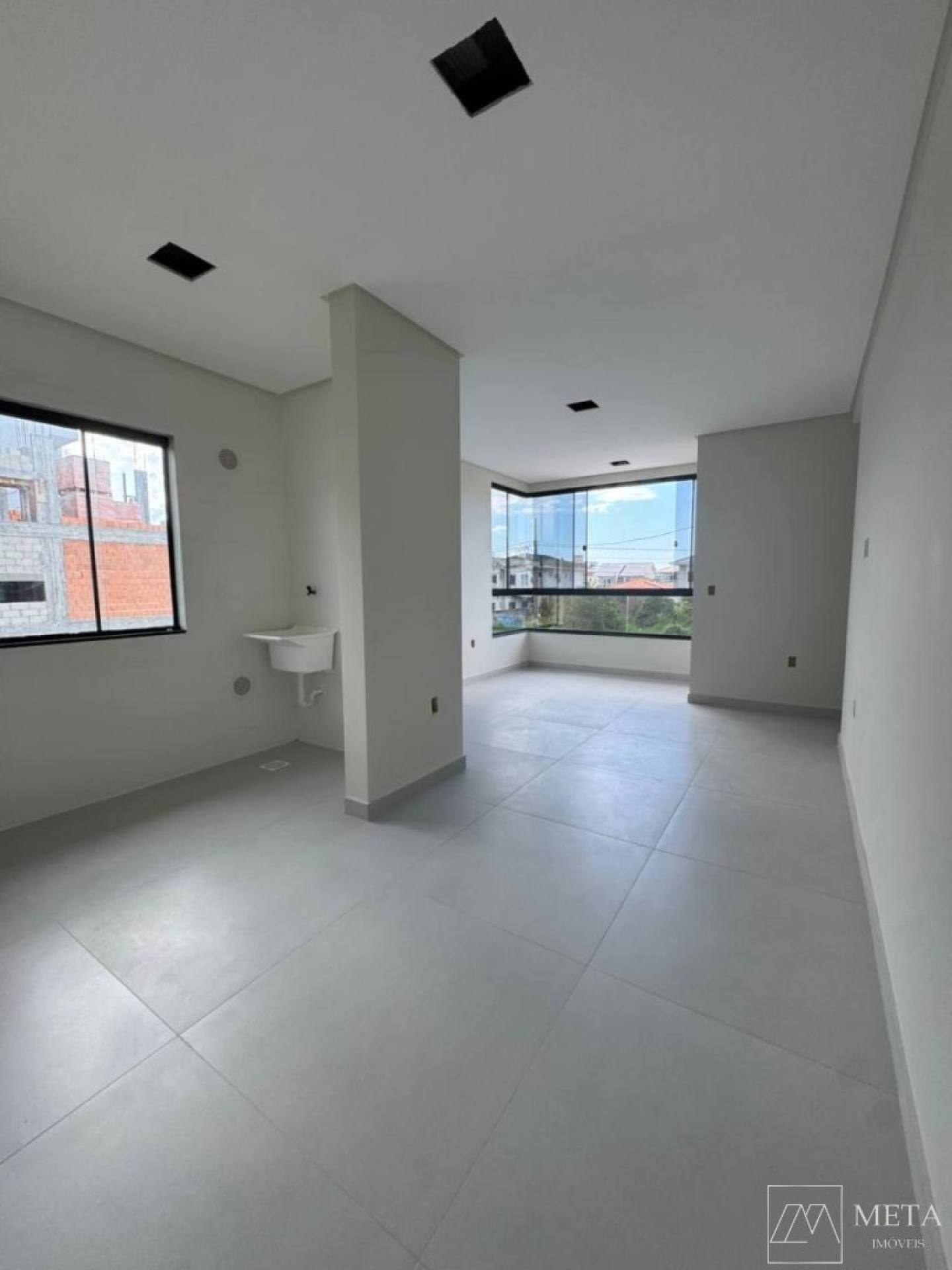 Apartamento com 2 dormitórios (1 suíte) na Nova Palhoça - Palhoça/SC