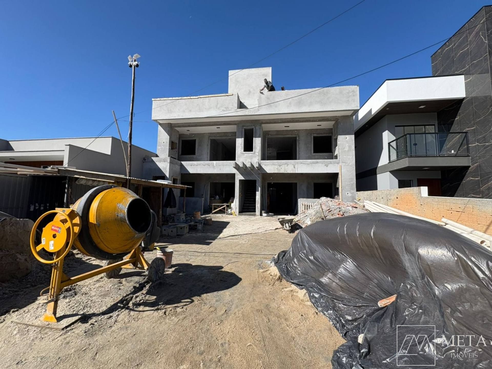 Apartamentos no Térreo com 2 dormitórios (1 suíte) em Forquilhas - São José - SC