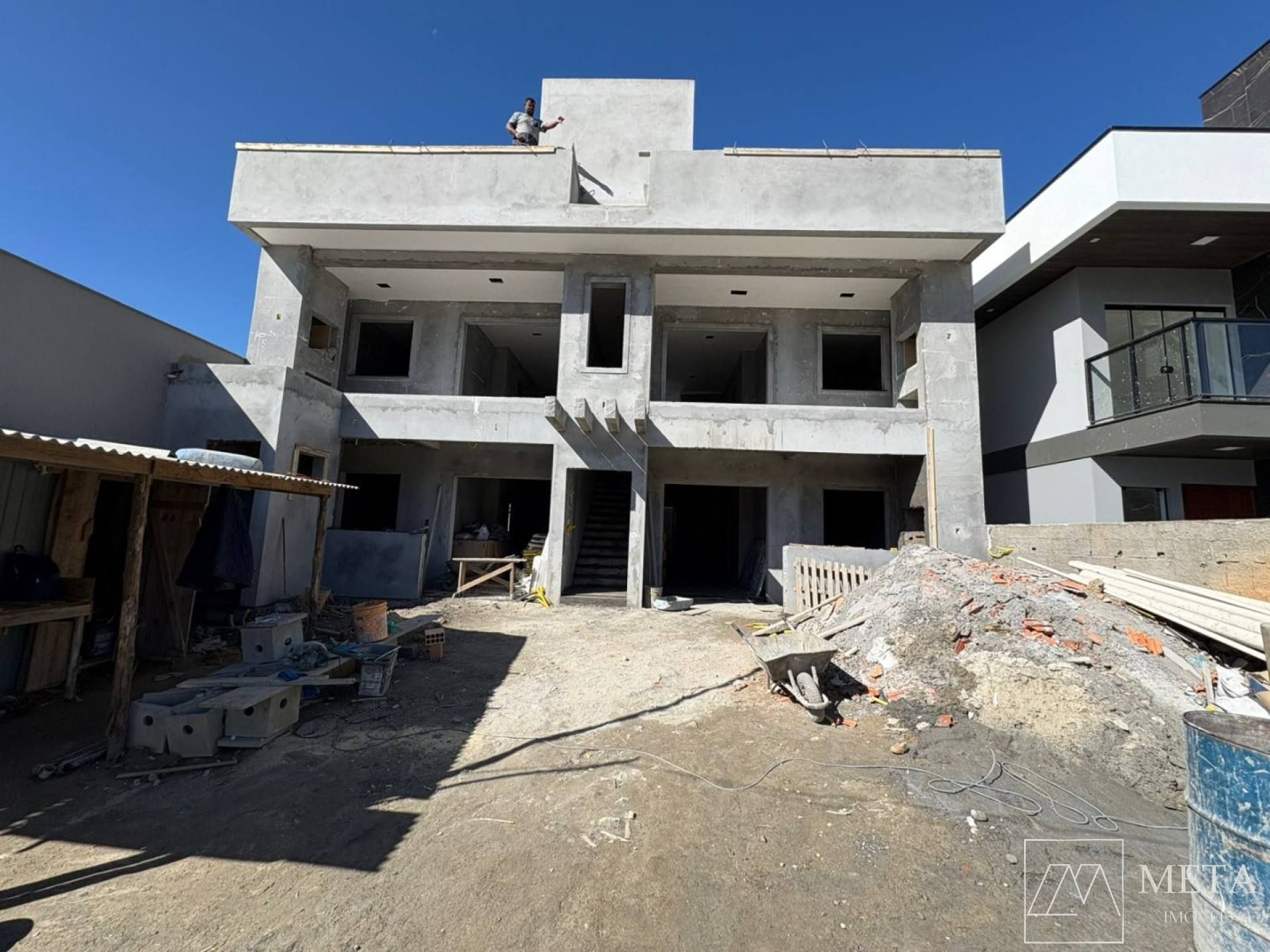 Apartamentos no Térreo com 2 dormitórios (1 suíte) em Forquilhas - São José - SC