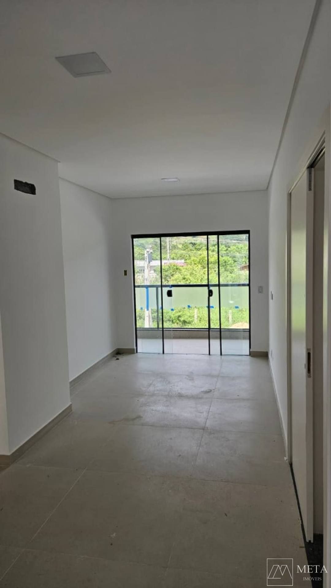 Apartamentos no Térreo com 2 dormitórios (1 suíte) em Forquilhas - São José - SC