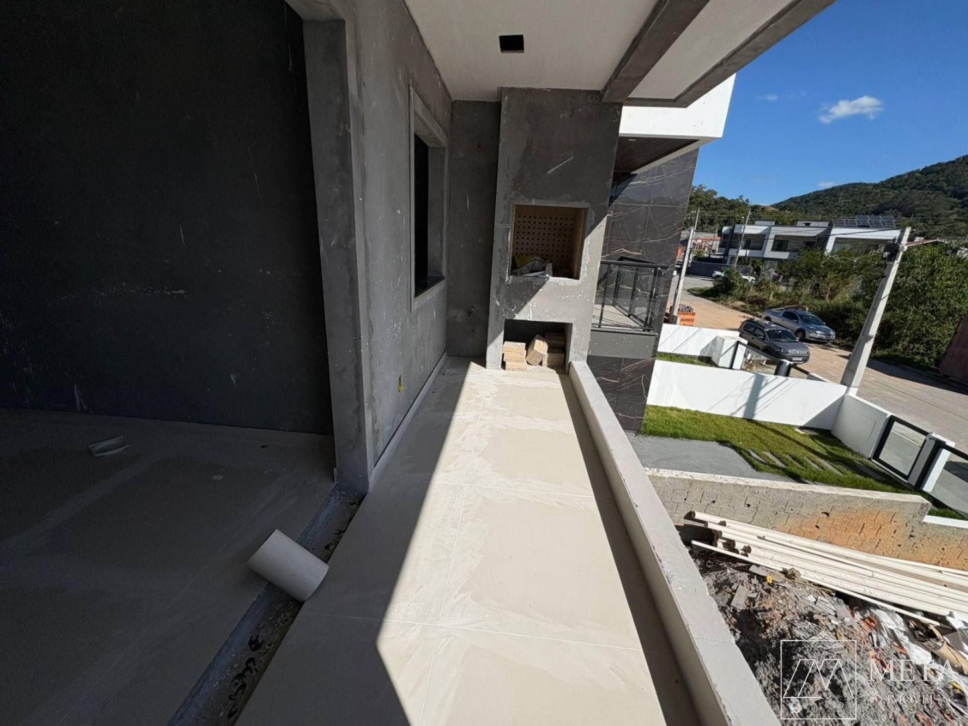 Apartamentos 1º andar com 2 dormitórios (1 suíte) em Forquilhas - São José/SC