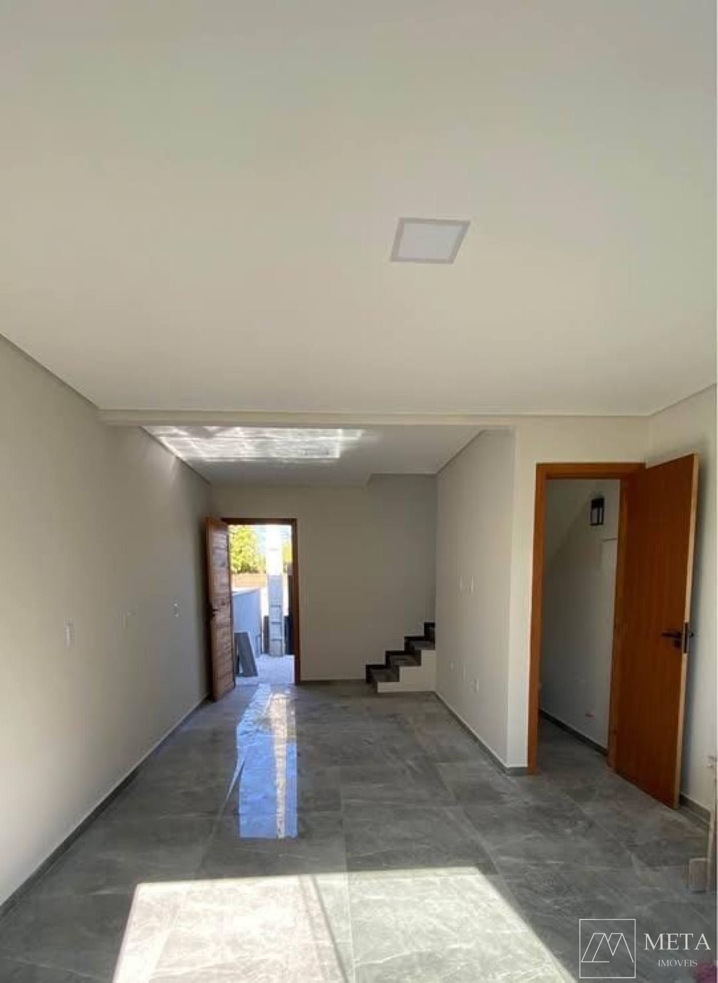 Sobrado de 2 dormitórios com Lavabo no Rio Vermelho - Florianopolis/SC