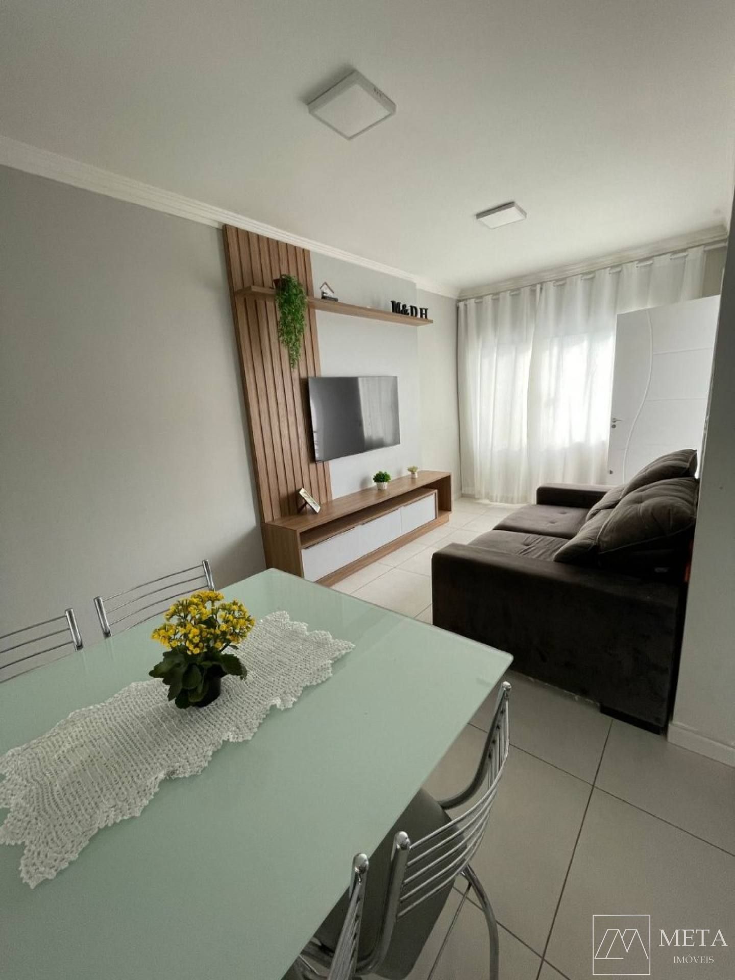 Casa de 2 dormitórios (1 suíte) em Potecas - São José/SC