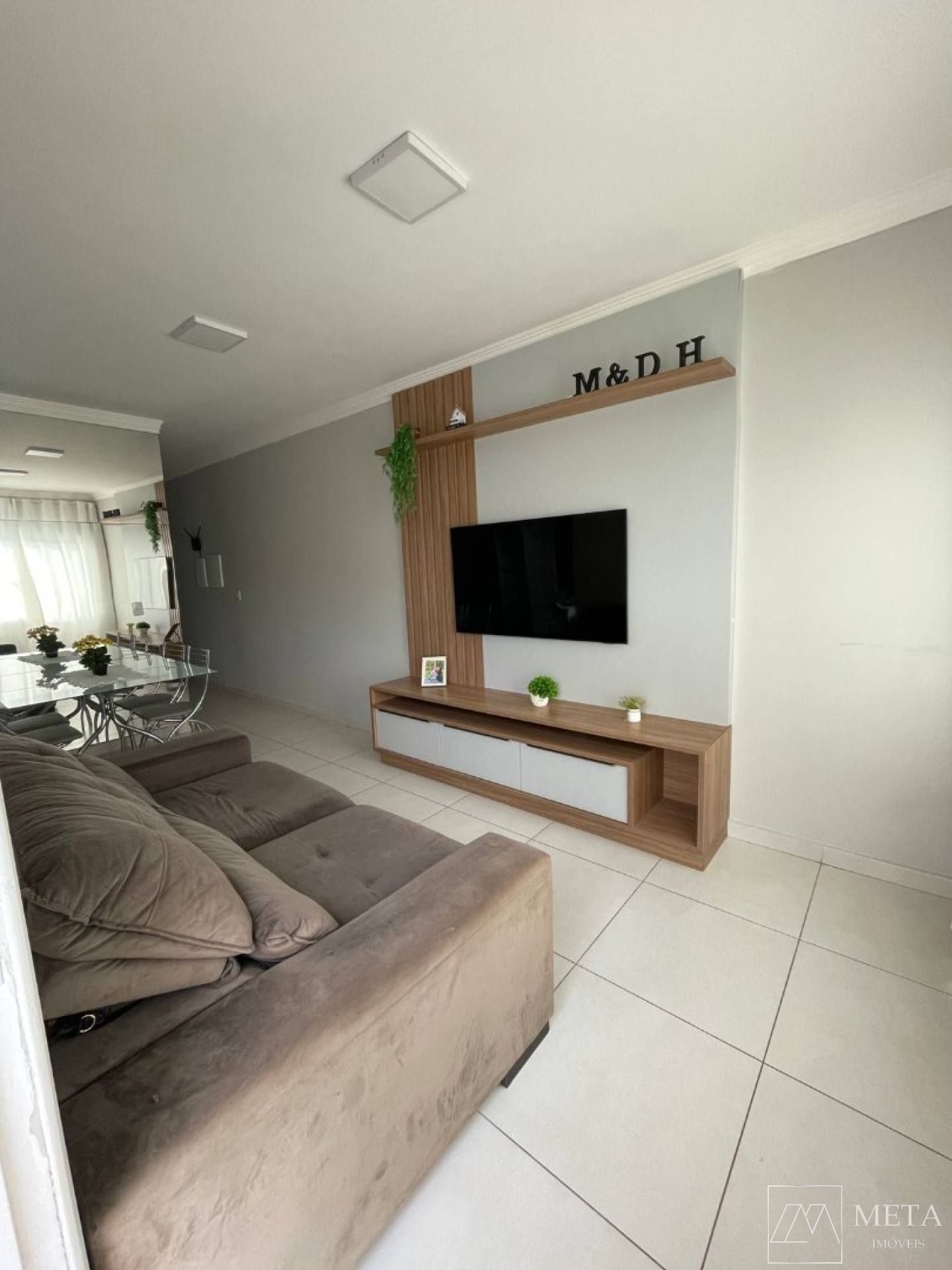 Casa de 2 dormitórios (1 suíte) em Potecas - São José/SC