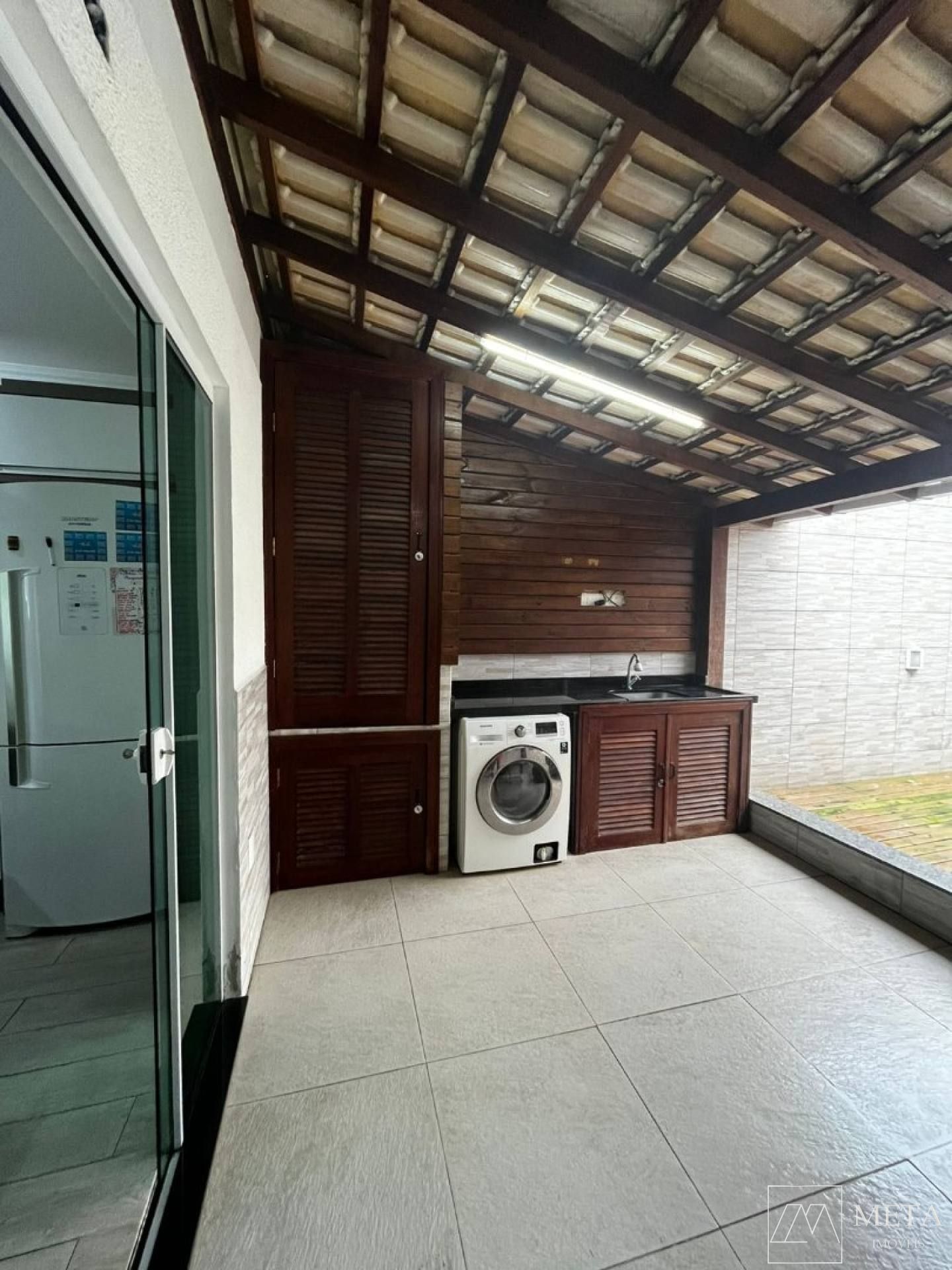 Sobrado de 2 dormitórios + Lavabo em Forquilhas - São José/SC