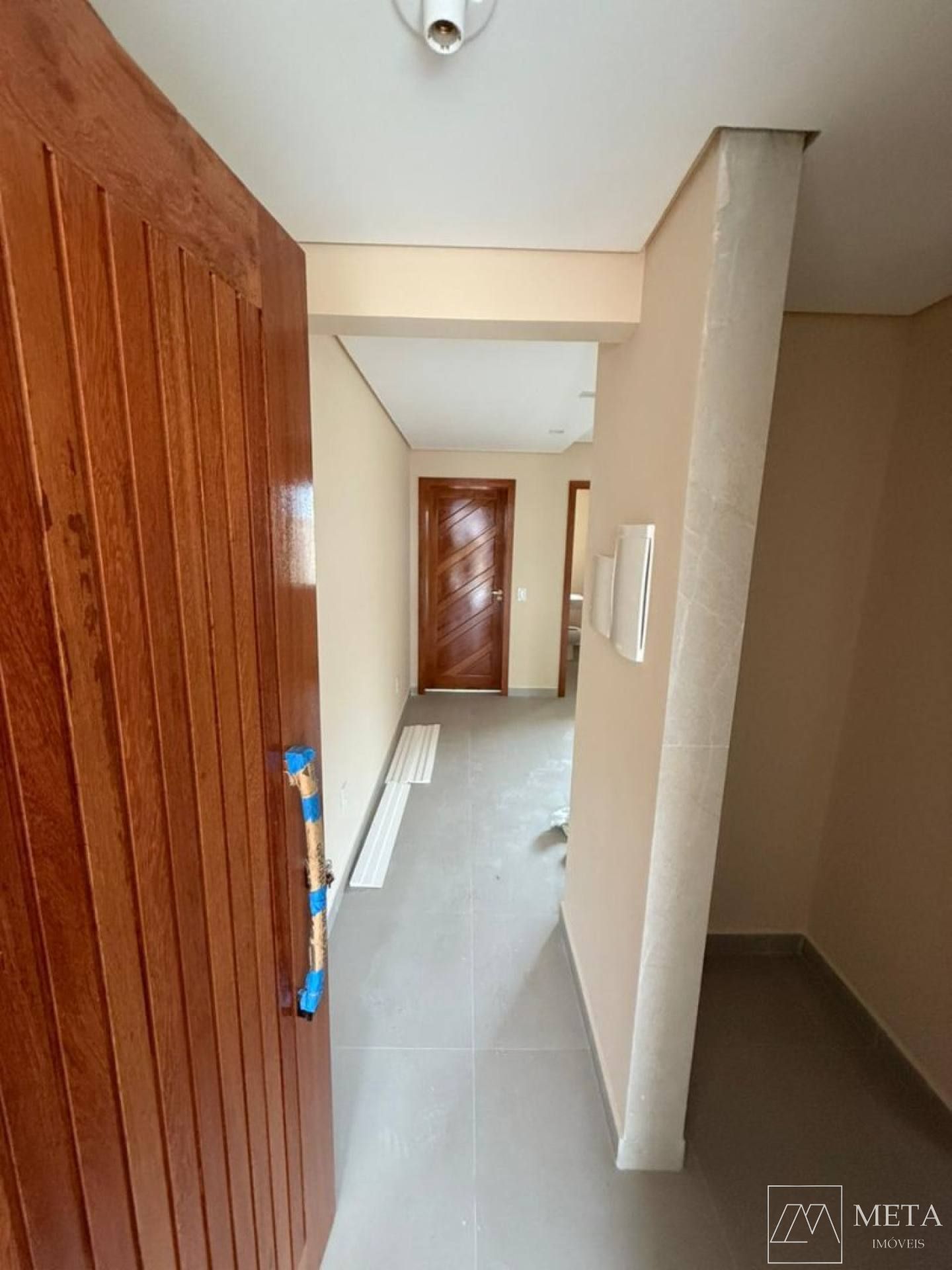Sobrado com 2 suítes + Lavabo em Forquilhas – São José/SC