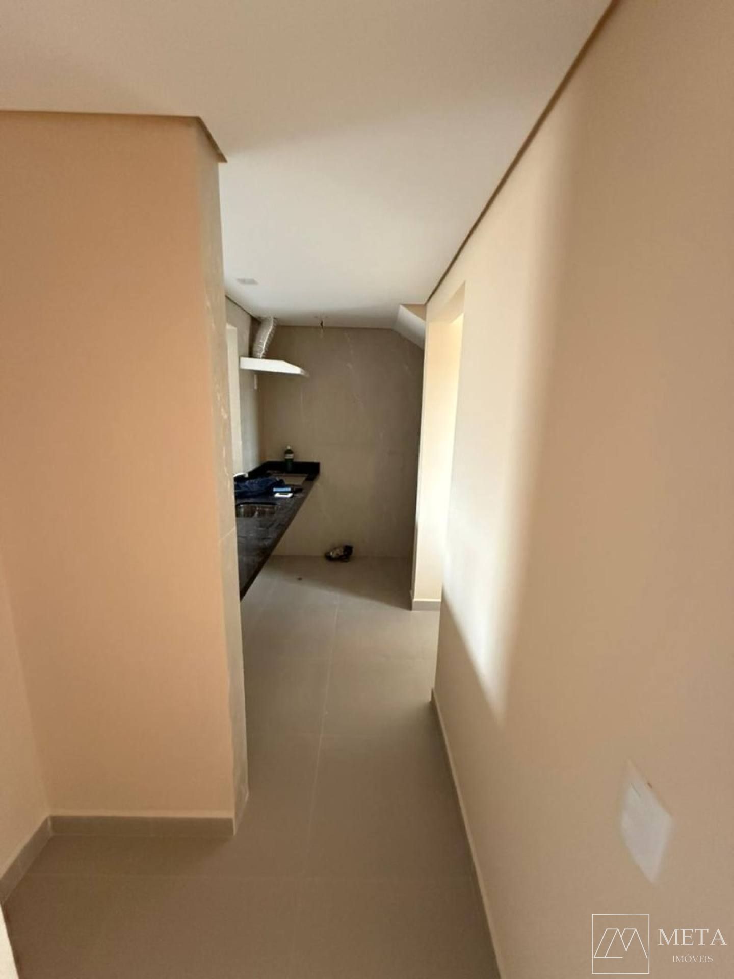 Sobrado com 2 suítes + Lavabo em Forquilhas – São José/SC