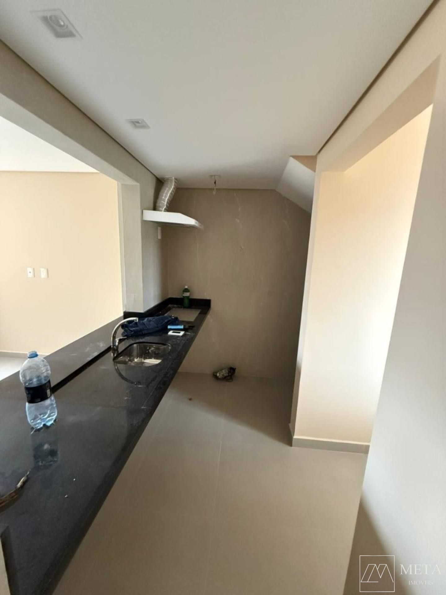 Sobrado com 2 suítes + Lavabo em Forquilhas – São José/SC