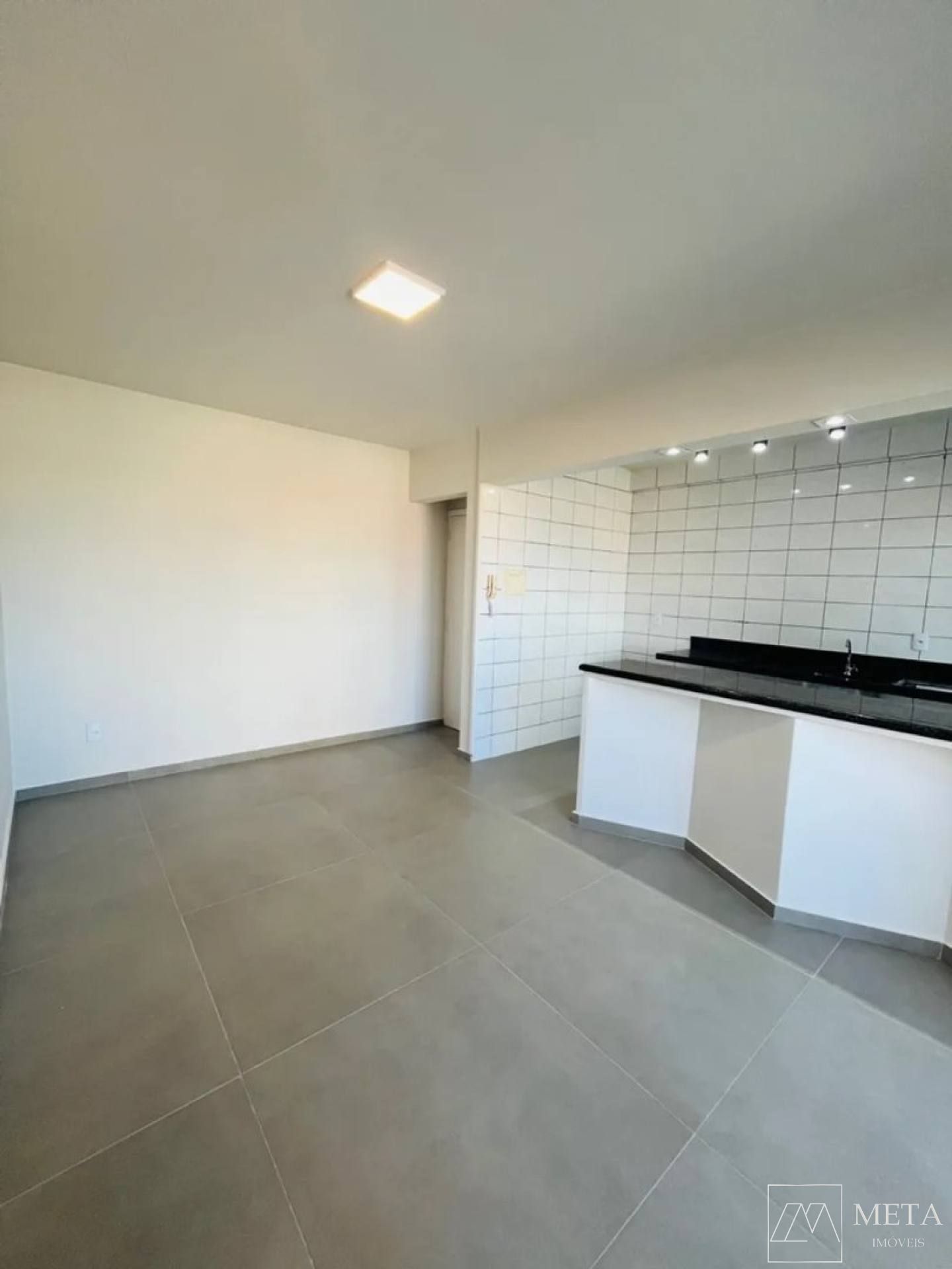Apartamento com 3 dormitórios em Barreiros-São José/SC